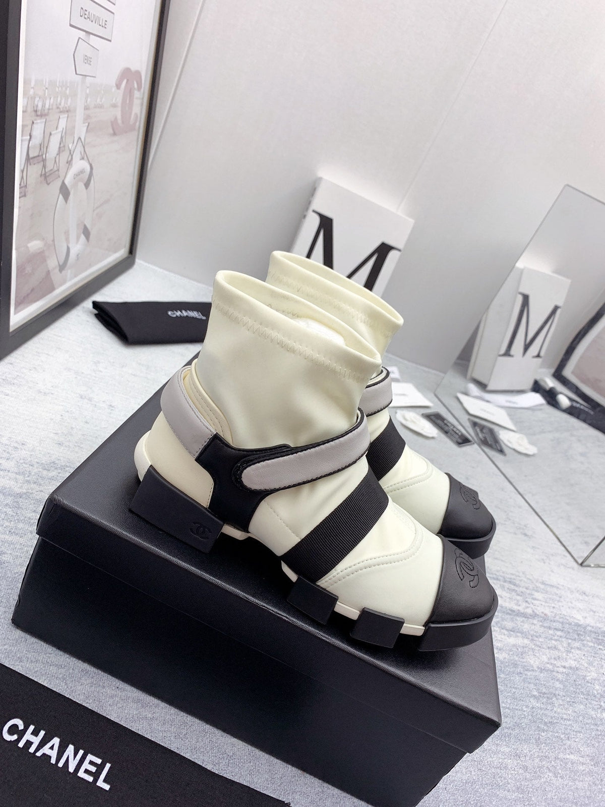 CC 26s Ankle Boots 4cm White Black Leather 162987