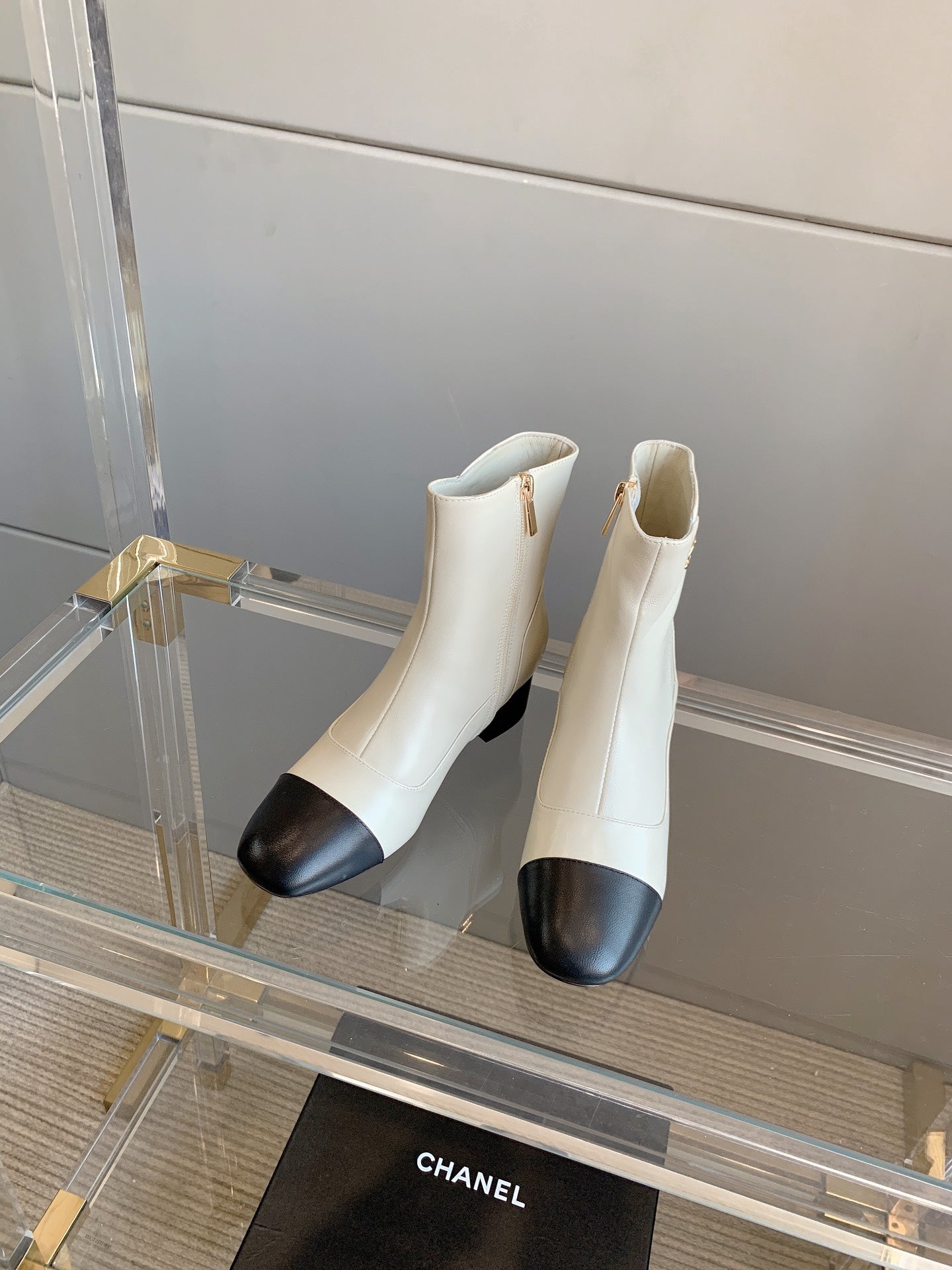 CC Ankle Boots Block Heel 60mm White Black Cowhide 464569