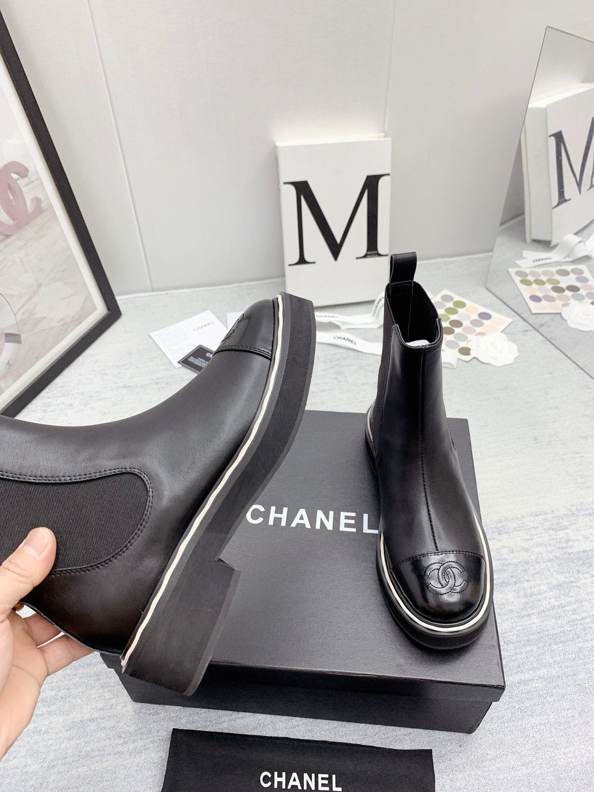 CC 26s Chelsea Boots Black Calfskin Patent Leather 160142