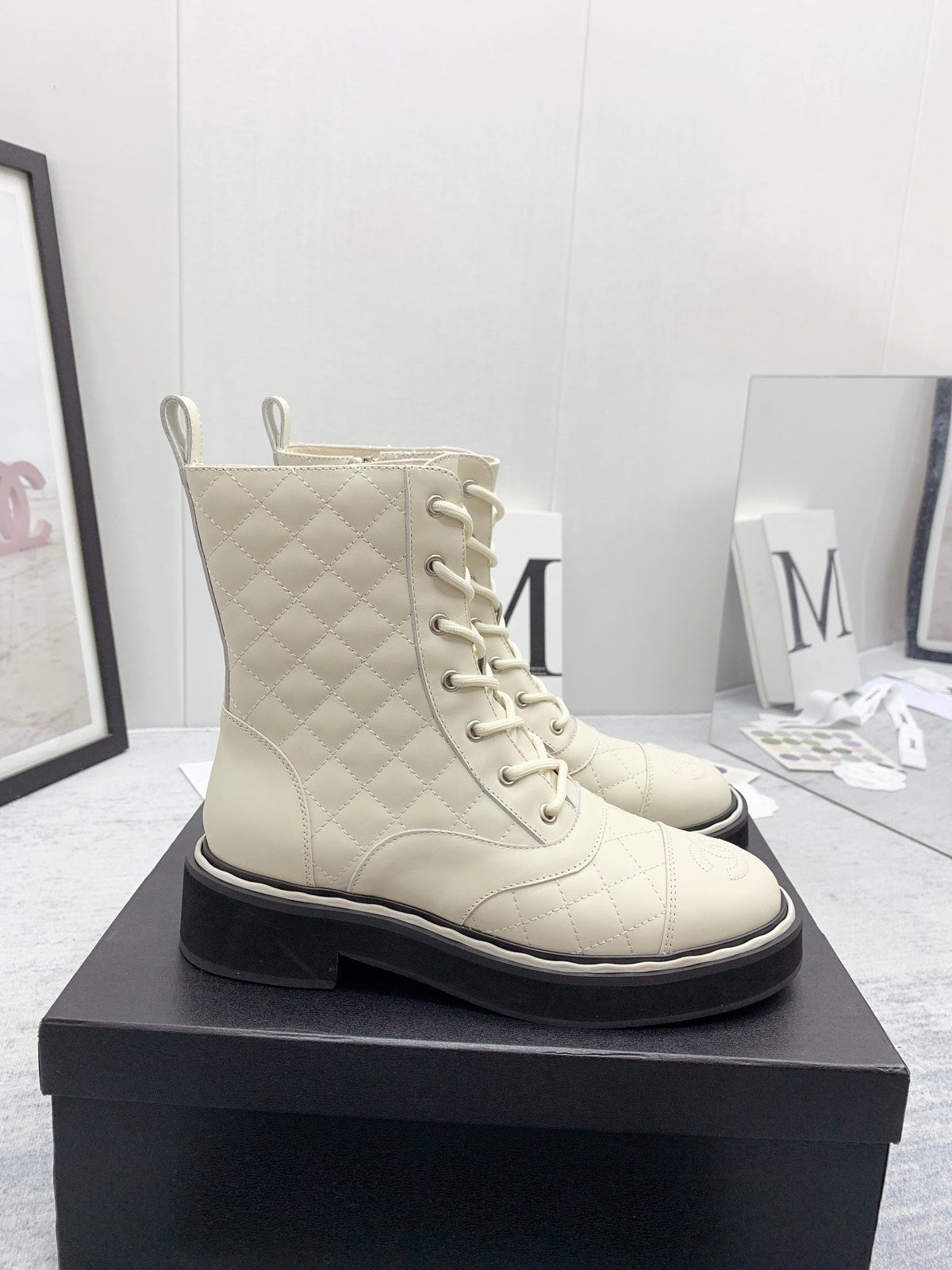 CC 26s Lace Up Combat Boots Ivory White Quilted Leather 160137