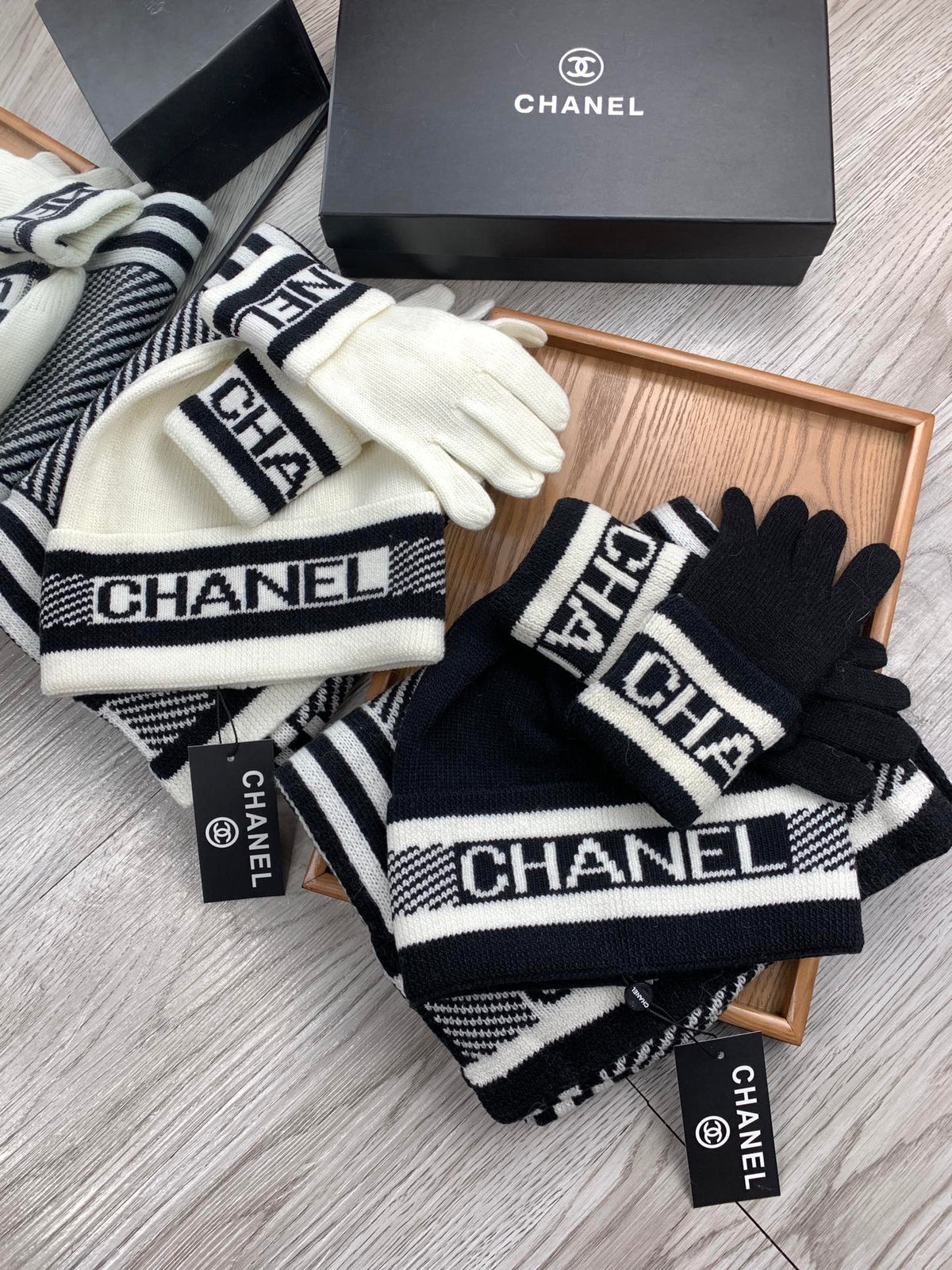 CC Hat Scarf Gloves Set Black White Jacquard Logo 475103