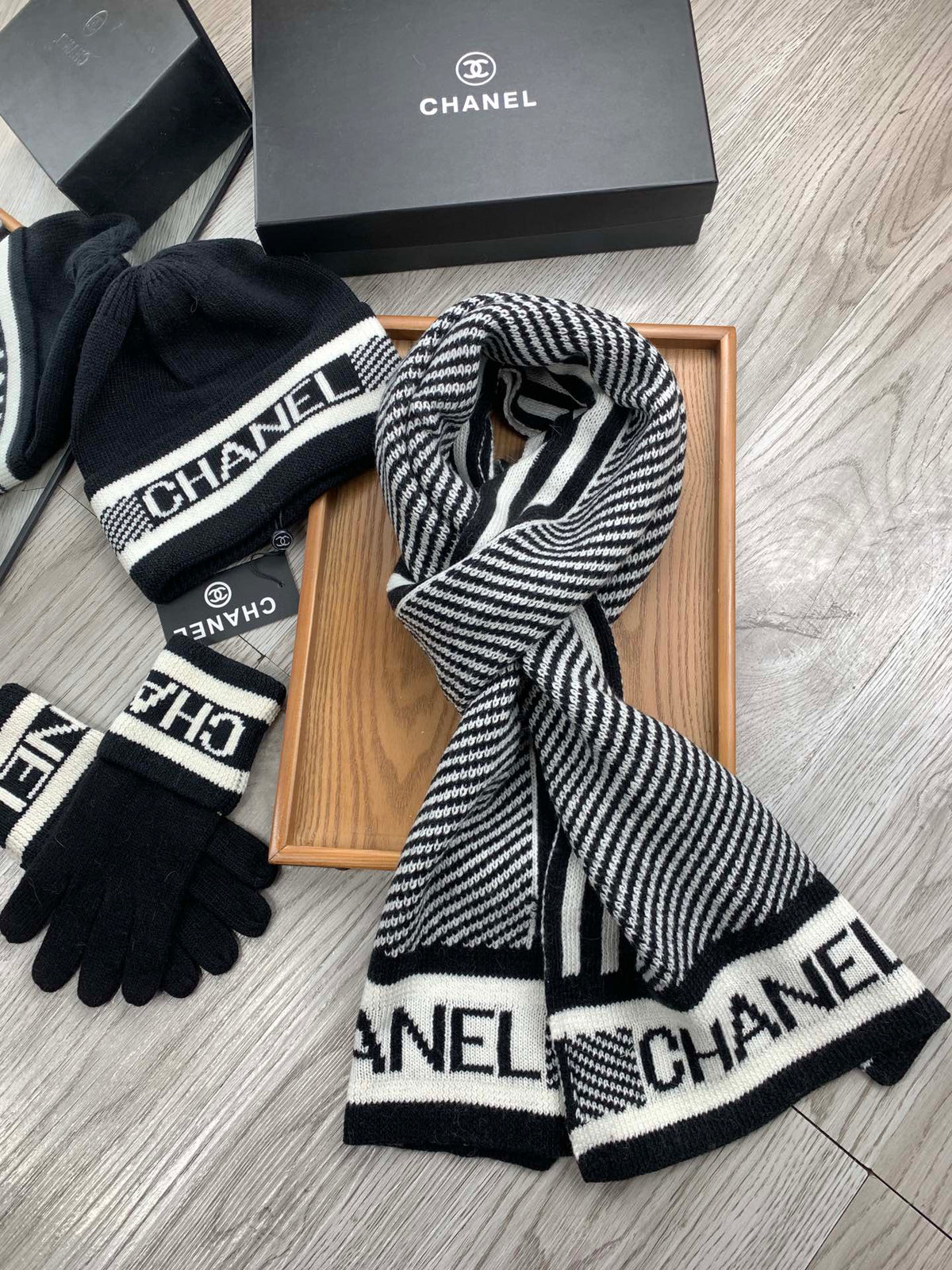 CC Hat Scarf Gloves Set Black White Jacquard Logo 475103