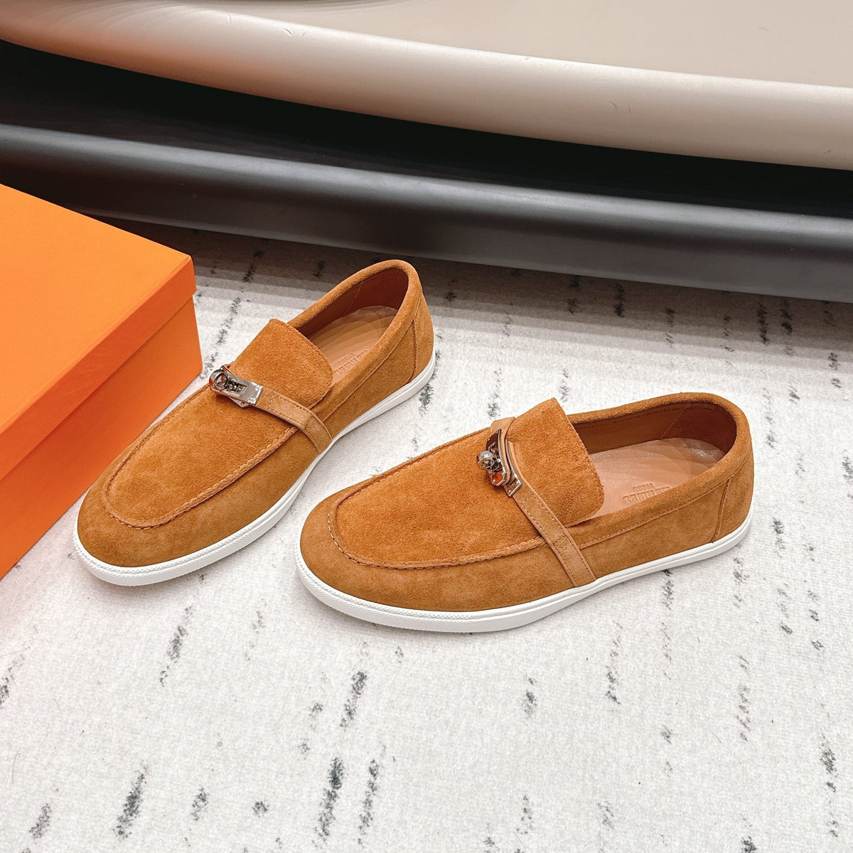 HM 26S Kelly Paris Loafers Orange Suede Silver Hardware