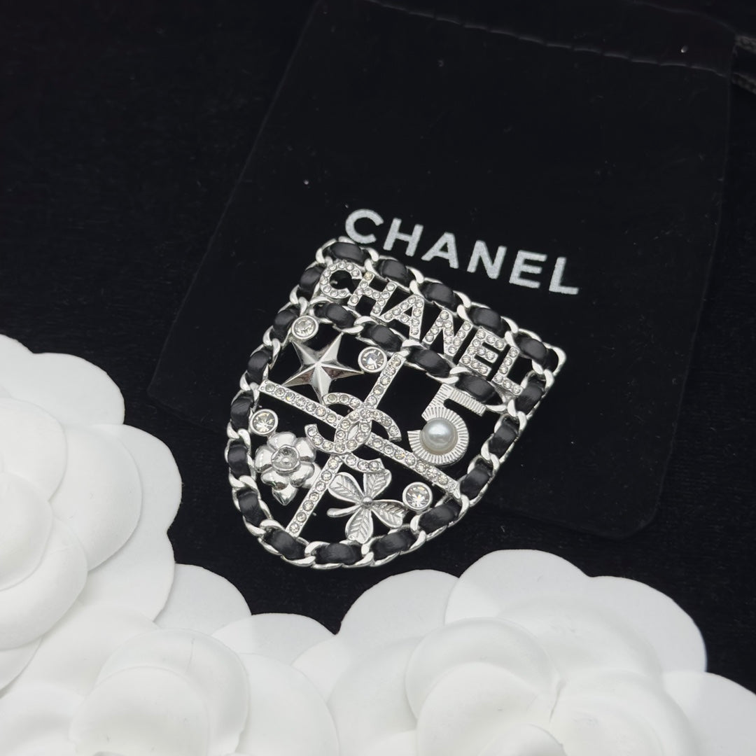 CC Brooch 173337
