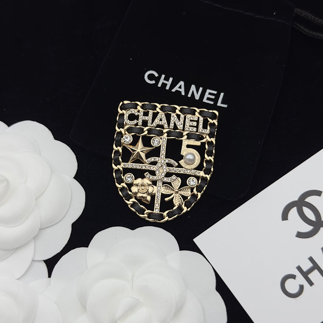 CC Brooch 173337