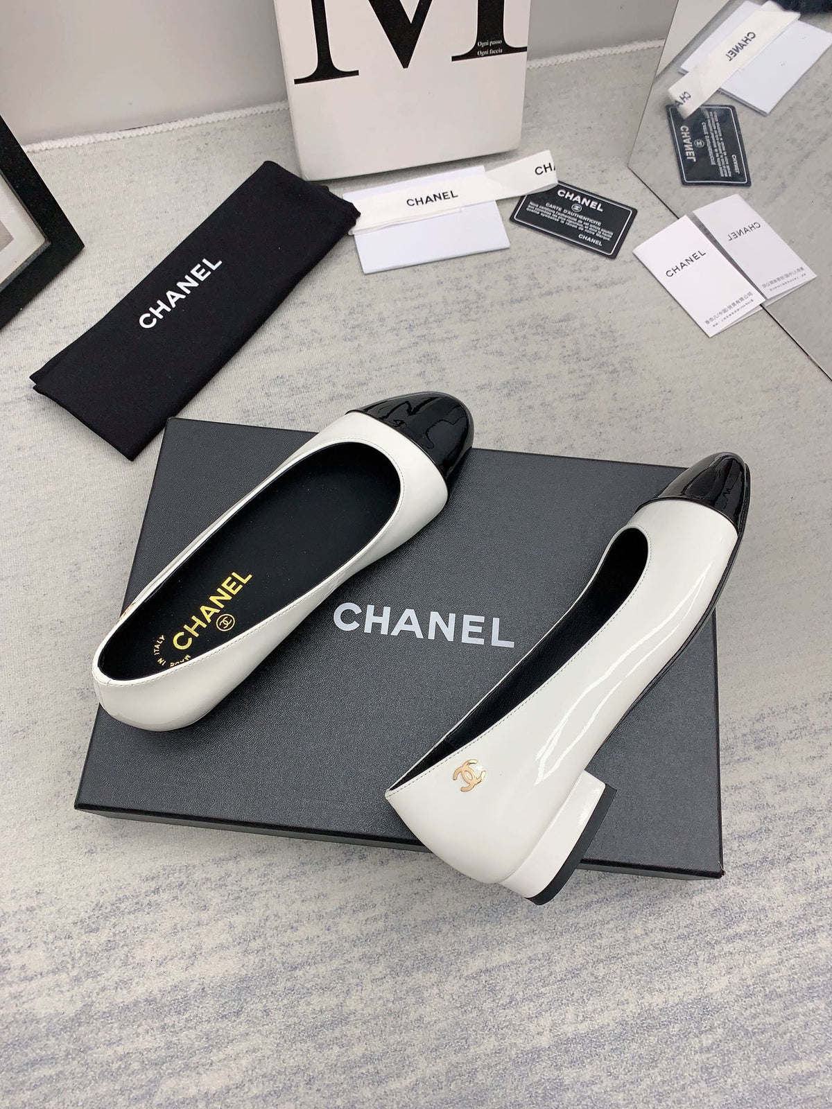 CC 26s Ballet Flats White Black Patent Leather 159944