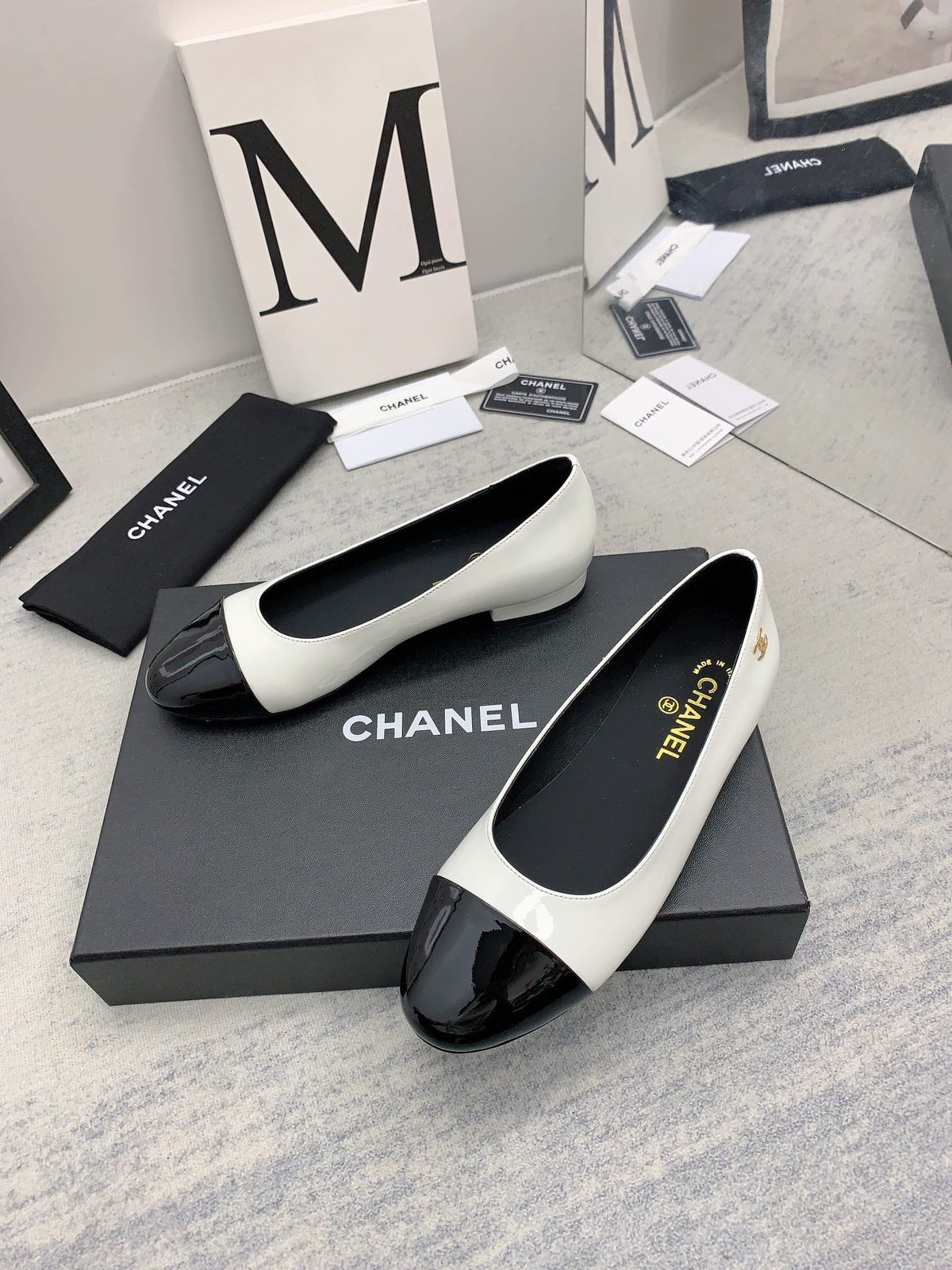 CC 26s Ballet Flats White Black Patent Leather 159944