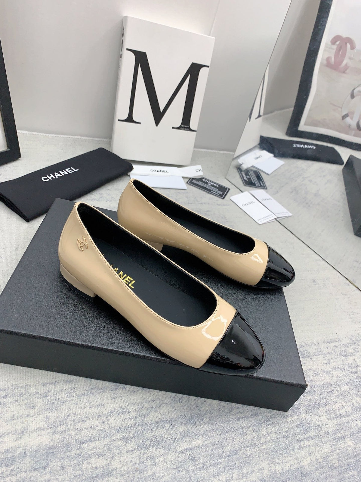 CC 26s Ballet Flats Beige Black Patent Leather 159948