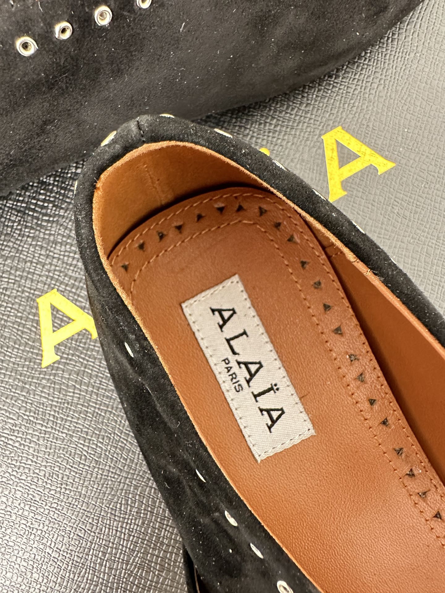 Alaia 25 Ballet Flats Black Suede 293240