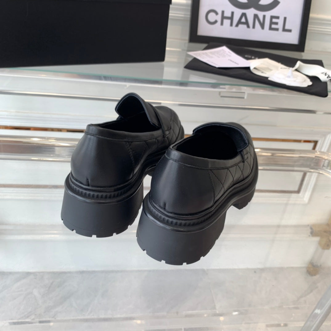 moccasins black quilted calfskin 104827