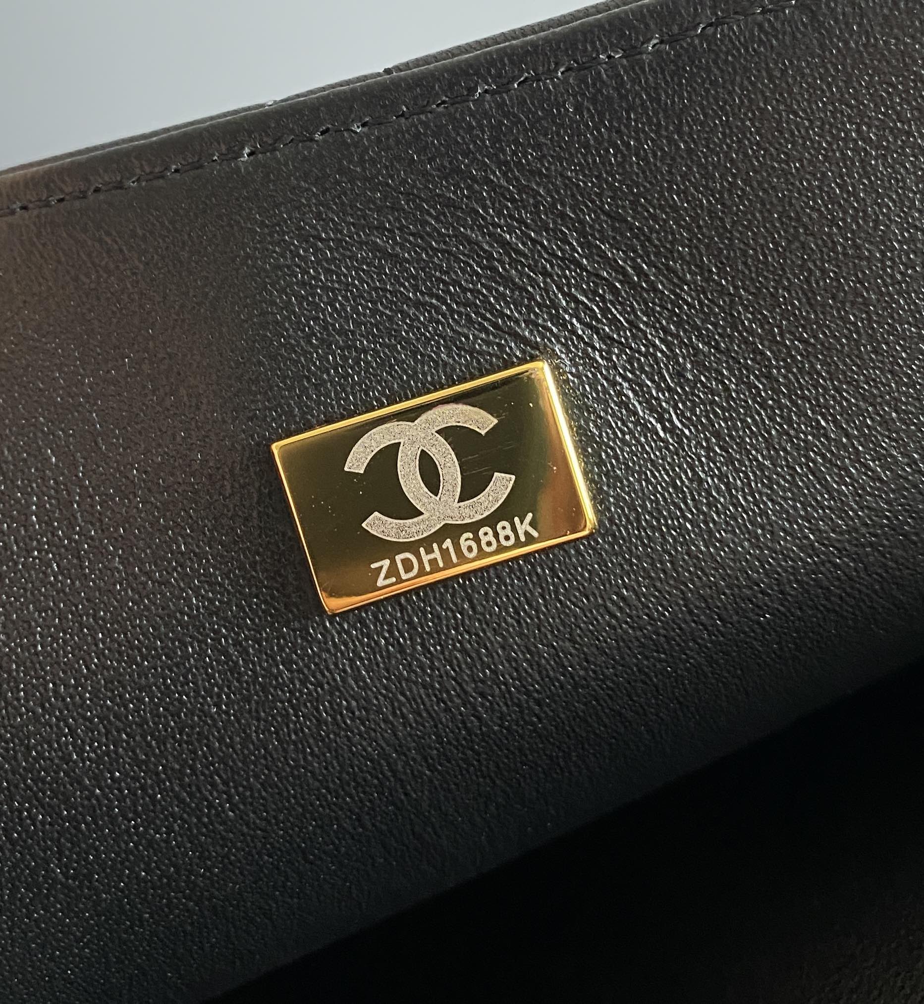 CC Handbag 28cm Black Lambskin