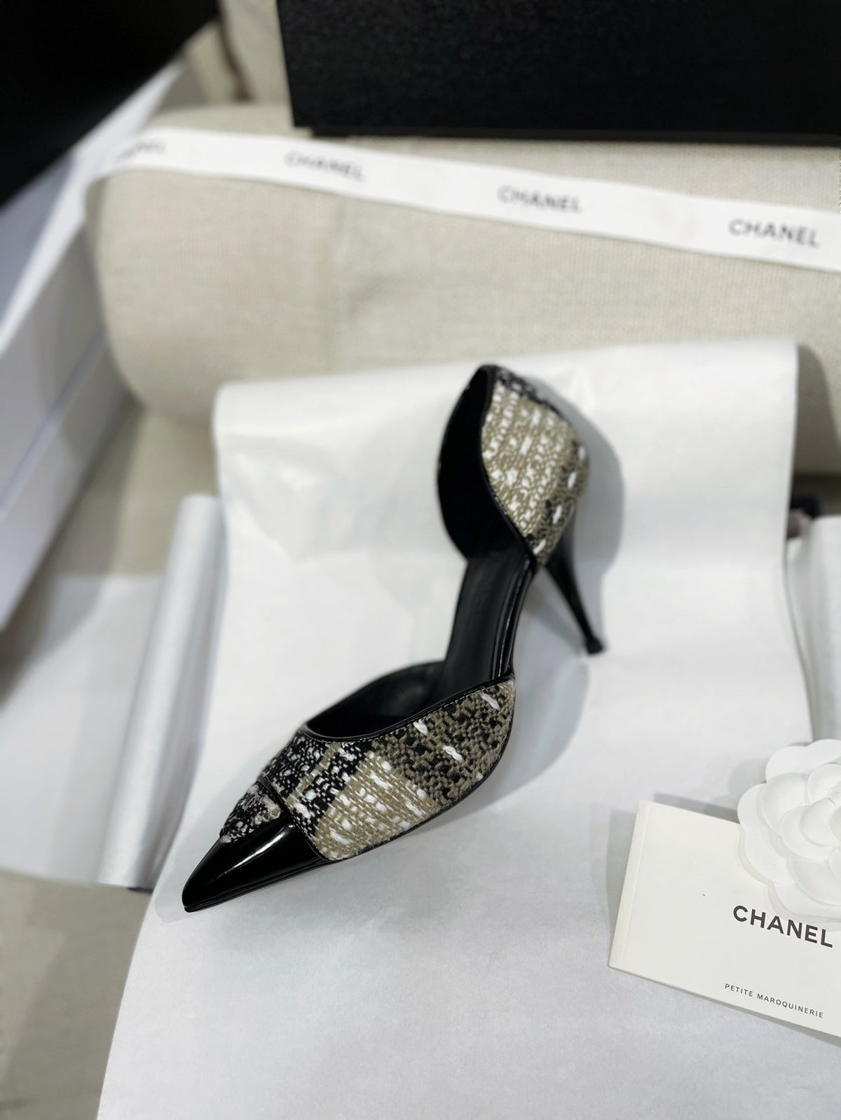 Chanel 26s Pumps Black Gold Tweed Patent Leather 156333