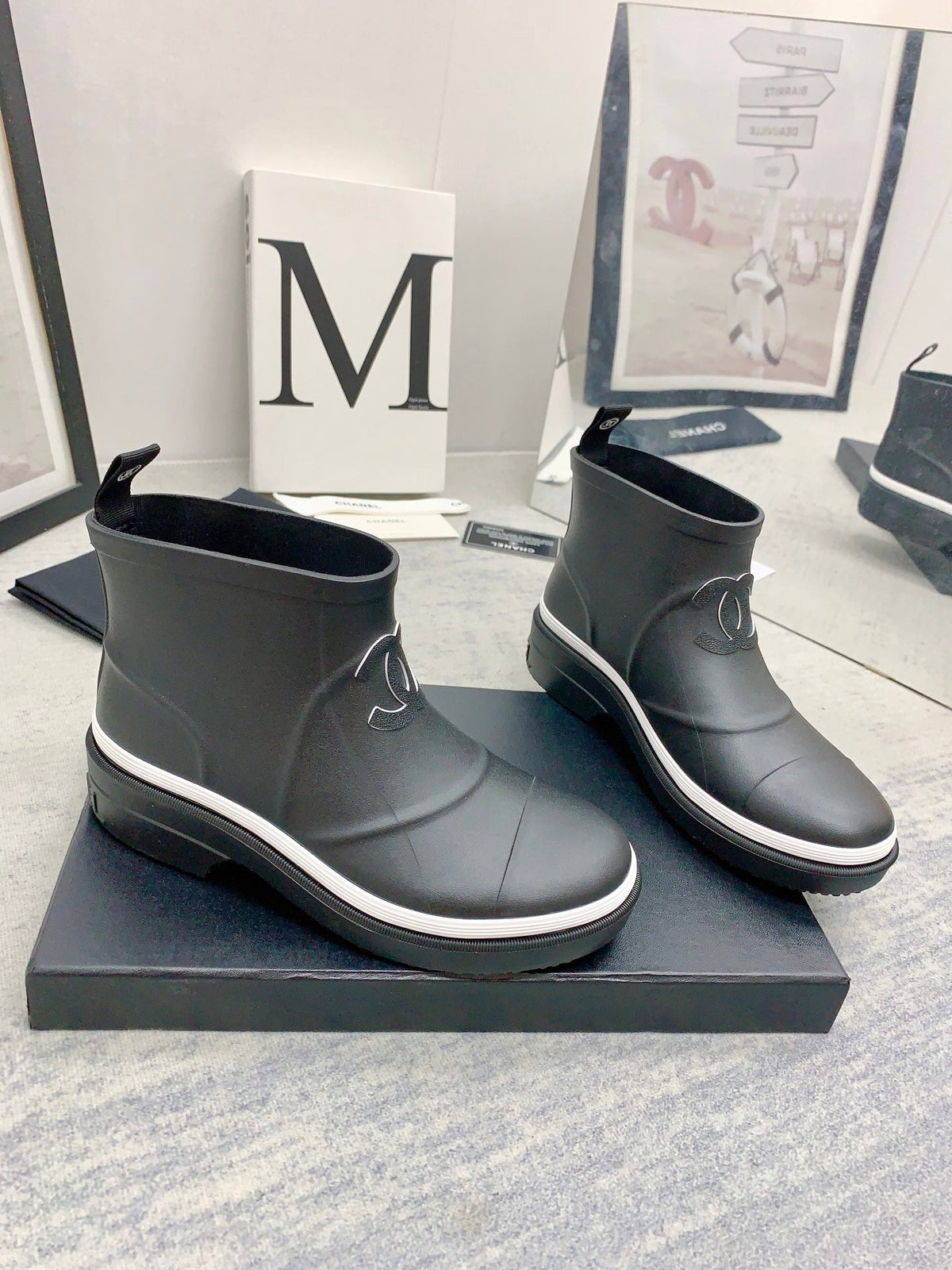 CC 26s Short Rain Boots 2cm Black White Caoutchouc Rubber 163774