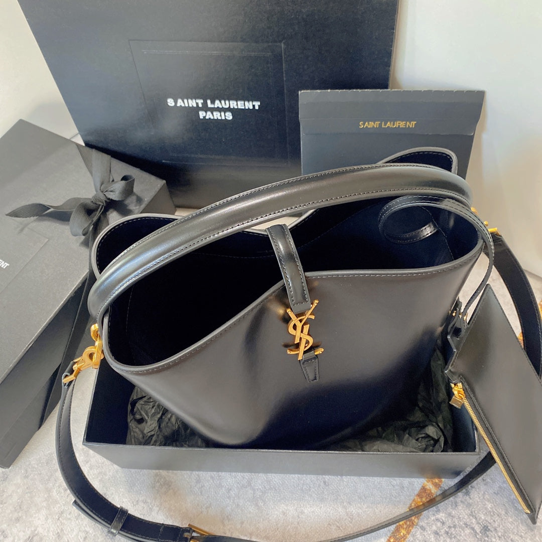 le 37 20cm black shiny calfskin
