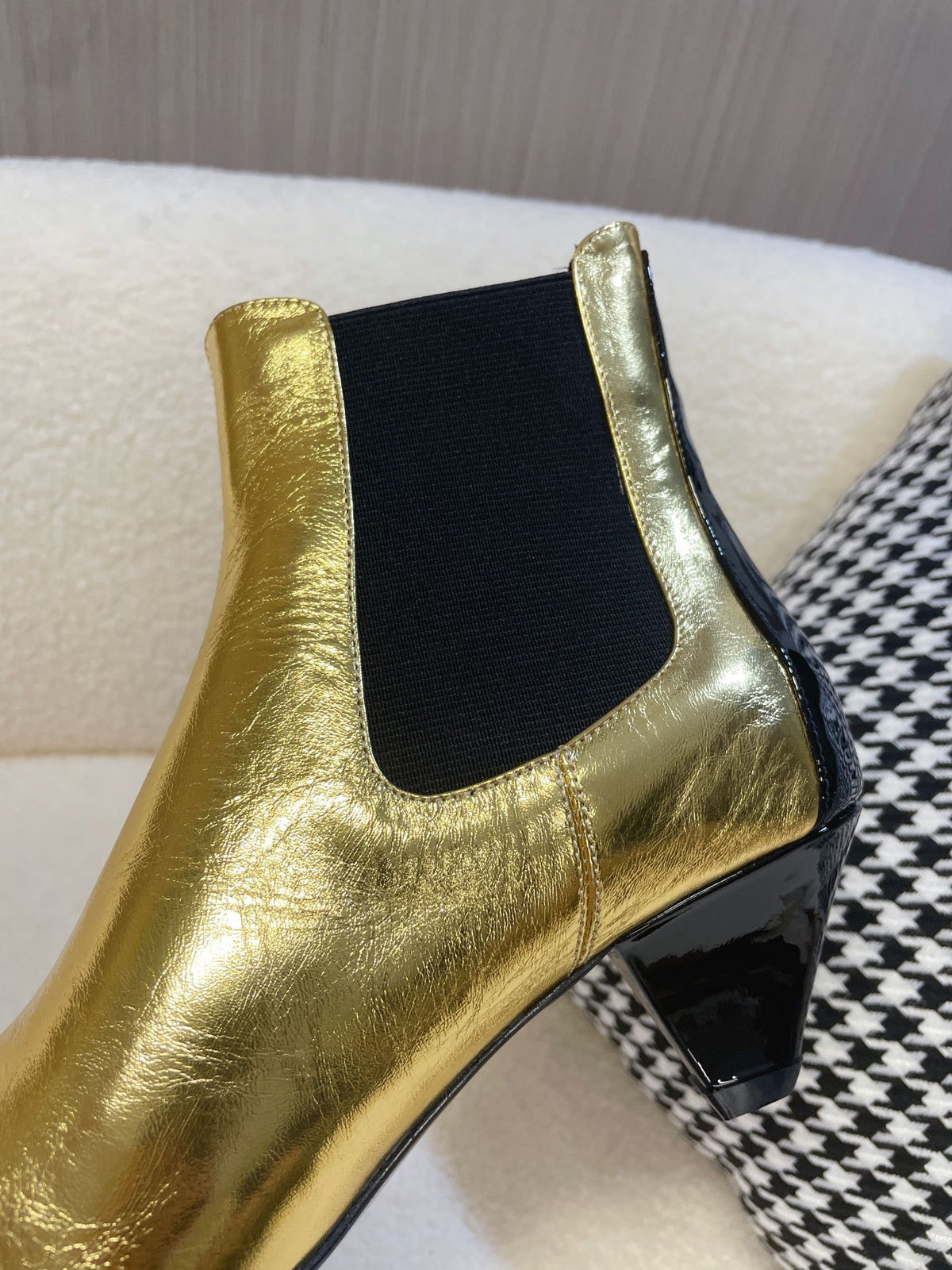CC 26s Chelsea Boots 5cm Gold Black Leather Patent 108817