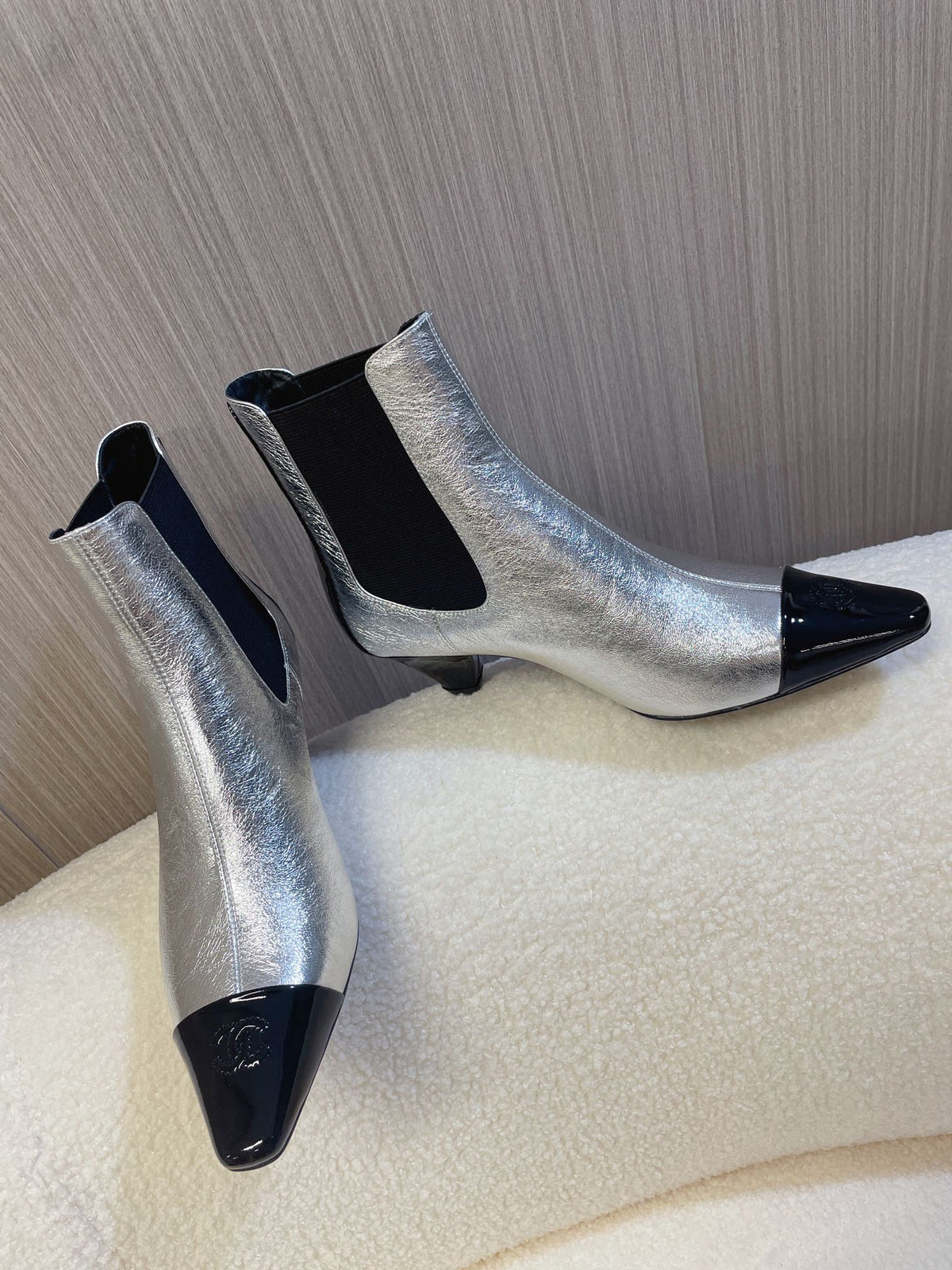 CC 26s Chelsea Boots 5cm Silver Black Leather Patent 108818