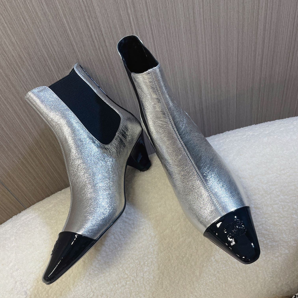 CC 26s Chelsea Boots 5cm Silver Black Leather Patent 108818