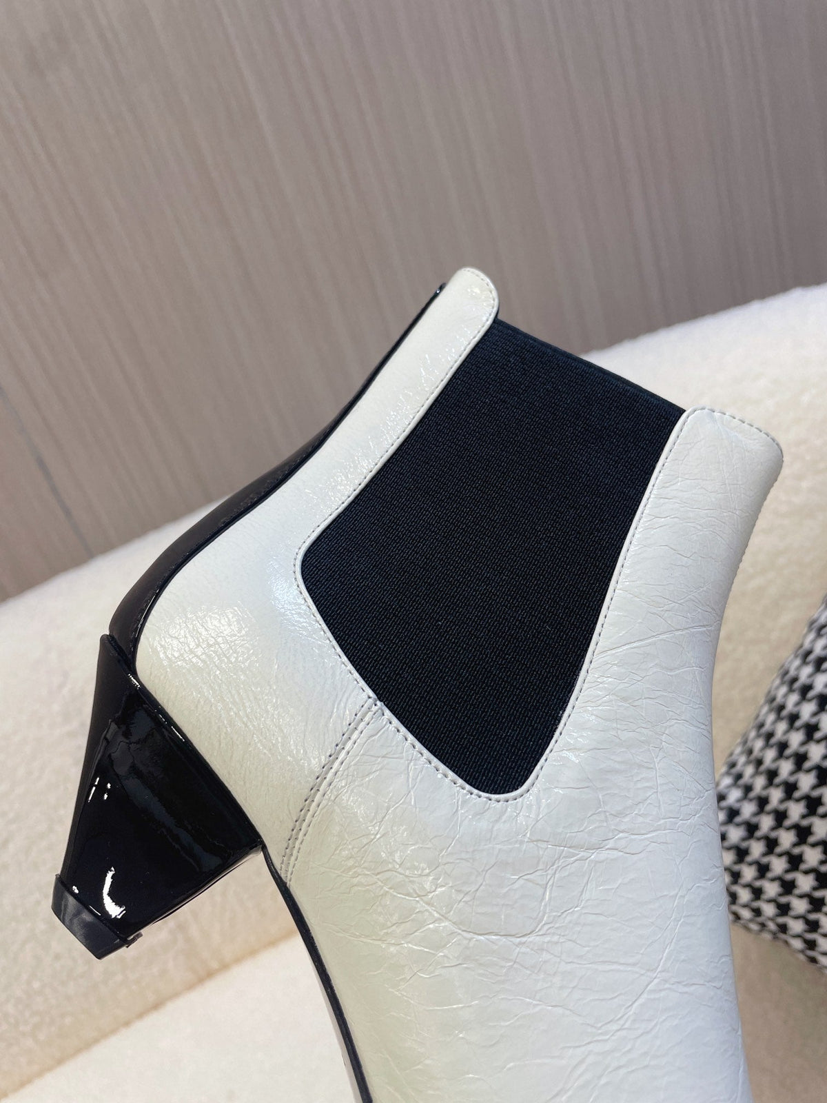 CC 26s Chelsea Boots 5cm White Black Leather Patent 108819