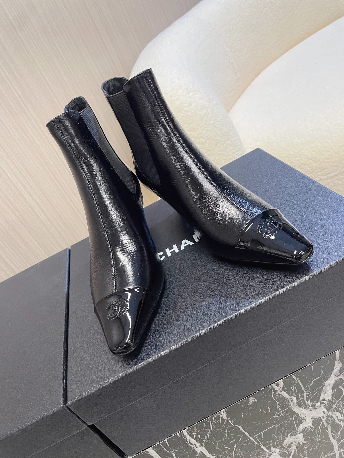 CC 26s Chelsea Boots 5cm Black Leather Patent 108820