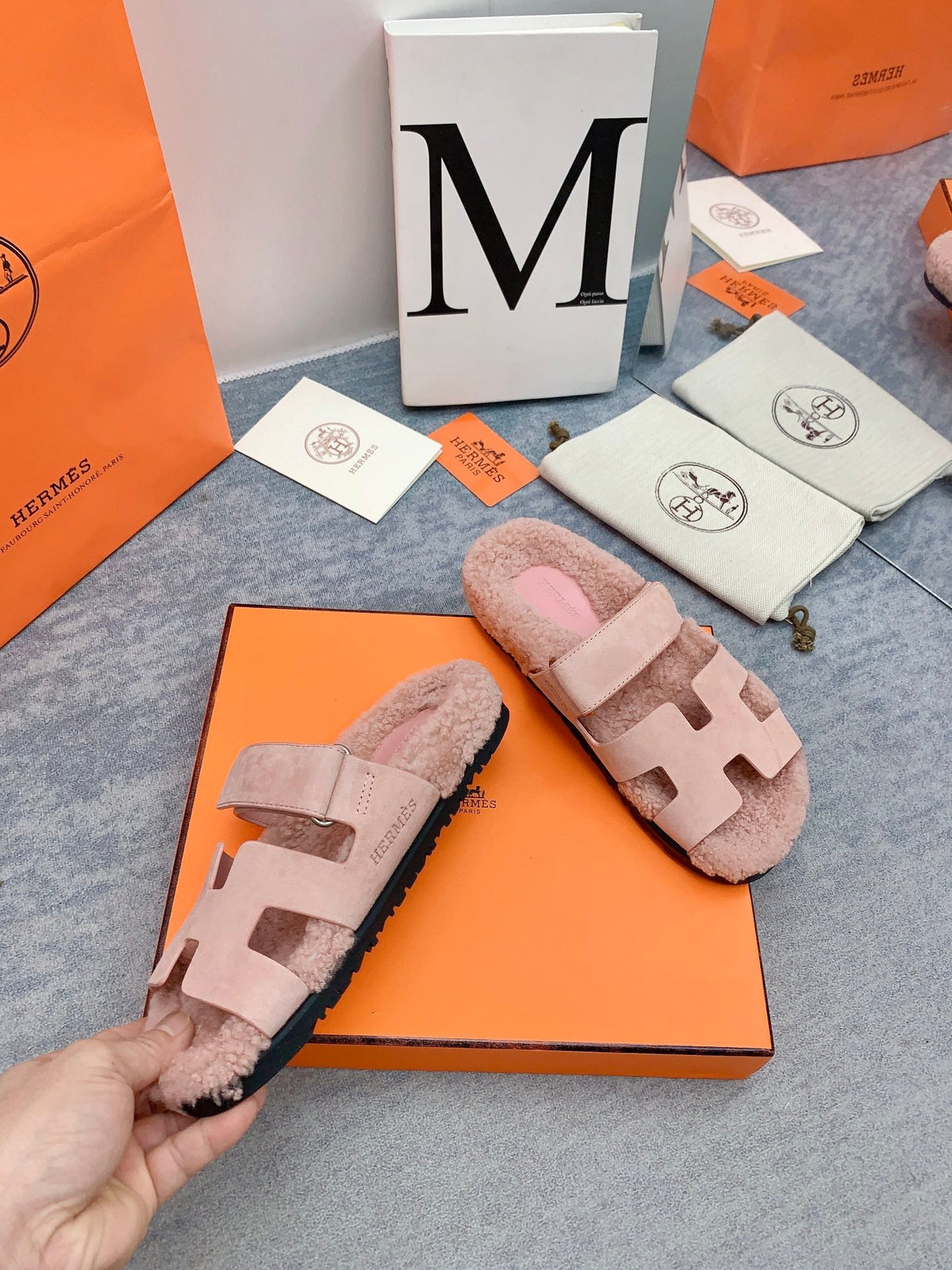 HM 26s Chypre Sandals Rose Poudré Suede Shearling 160923