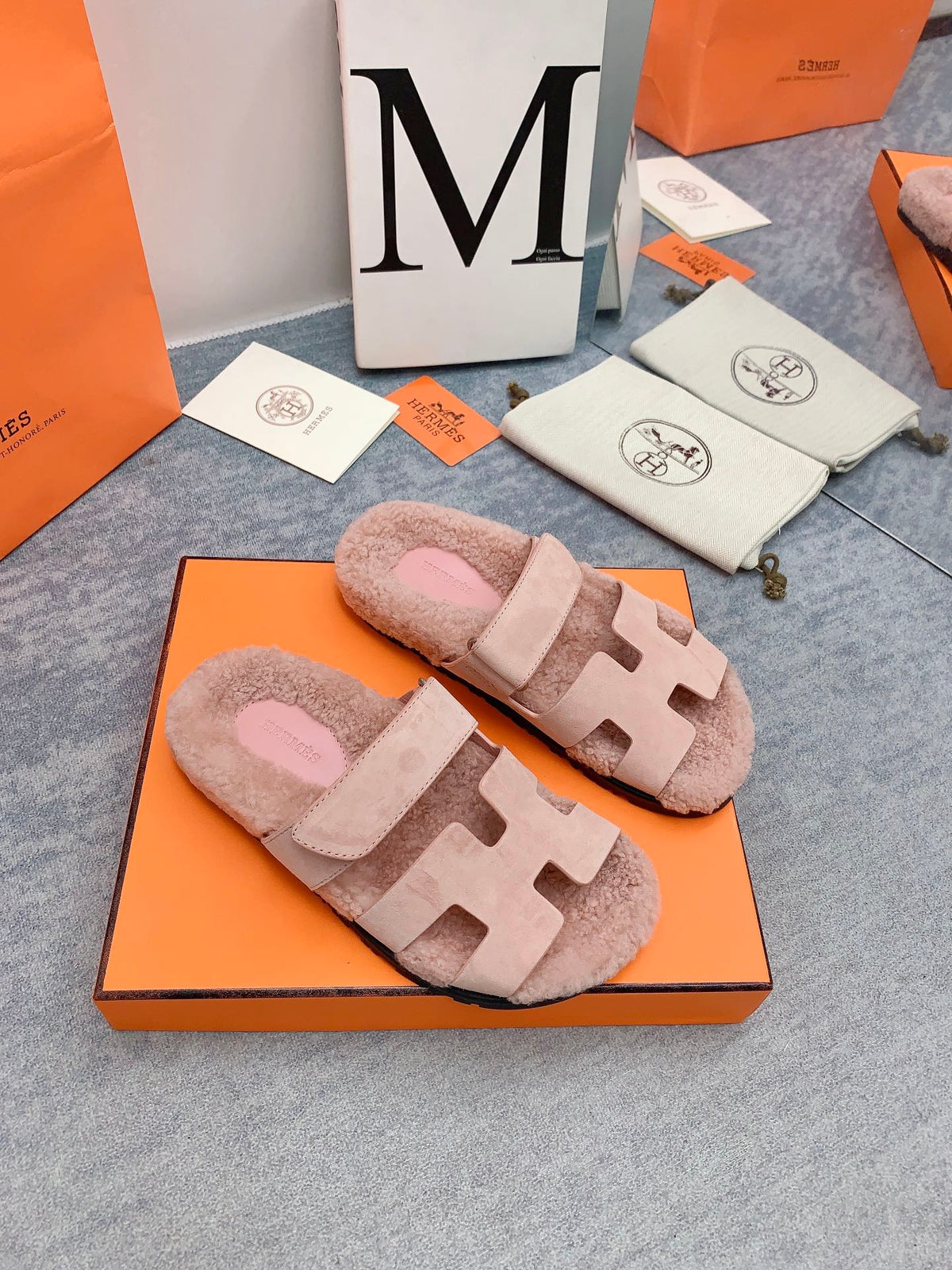 HM 26s Chypre Sandals Rose Poudré Suede Shearling 160923