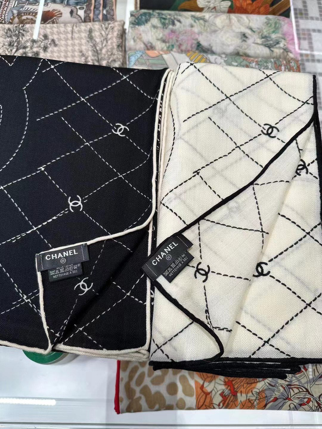 SILK WOOL SQUARE SCARF 140 CM BLACK 393128