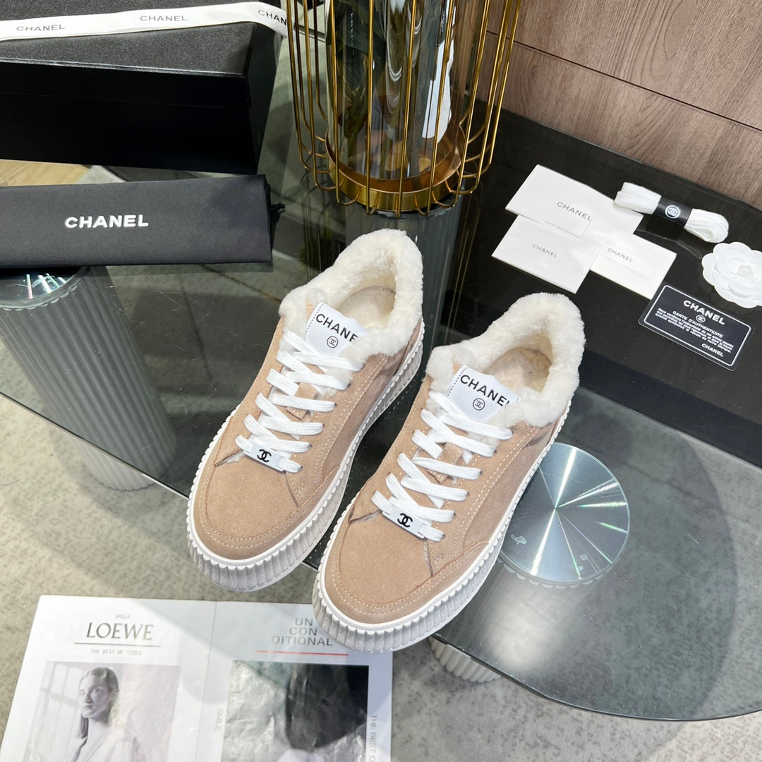 CC Sneaker Light Brown Suede With Fleece Lining 944566