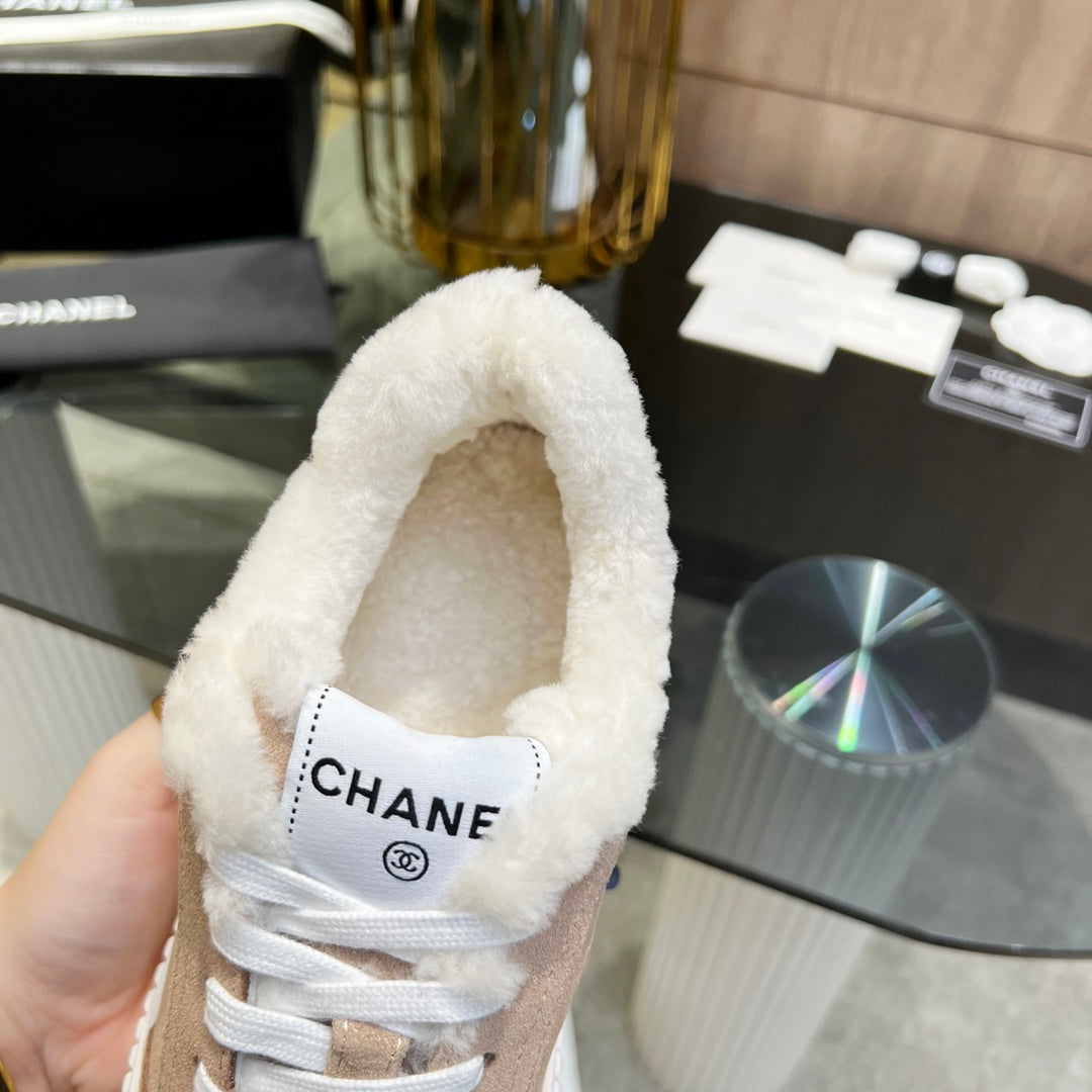 CC Sneaker Light Brown Suede With Fleece Lining 944566