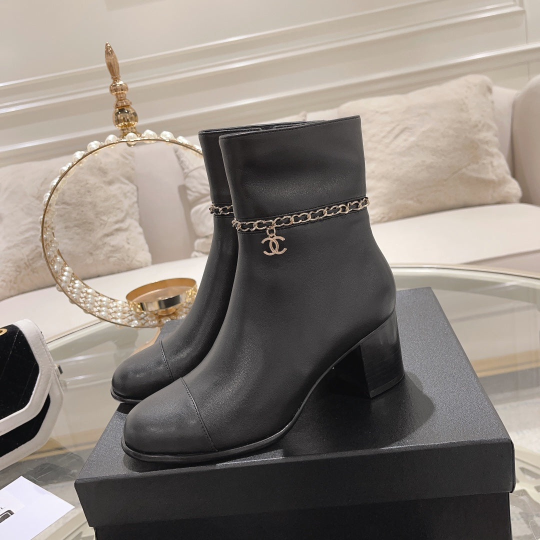 CC 26s Chain Charm Ankle Boots Black Leather 166066