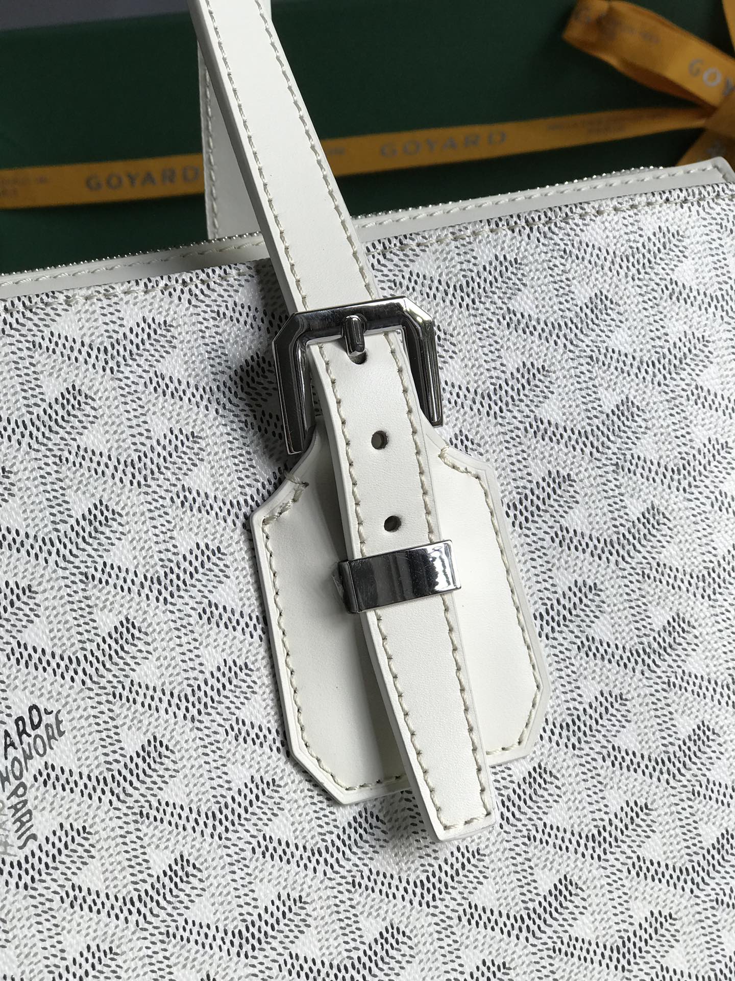 Goyard Okinawa PM Bag 35.5cm White Canvas&Calfskin