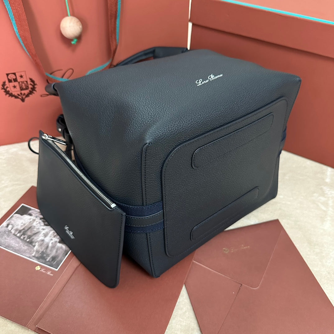 LARGE 36 BALE BAG IN NAVY BLUE GRAIN CALFSKIN