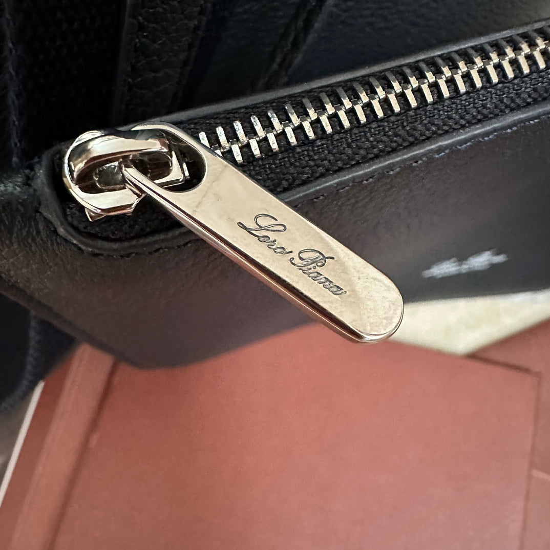 LARGE 36 BALE BAG IN NAVY BLUE GRAIN CALFSKIN