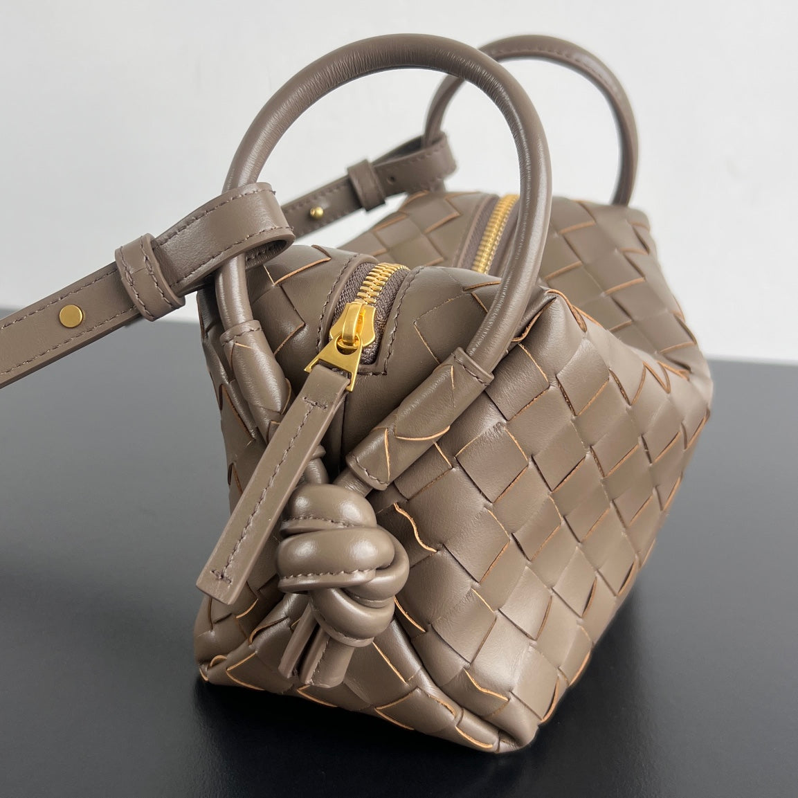 BV Loop Top Handle 19cm Brown Lambskin