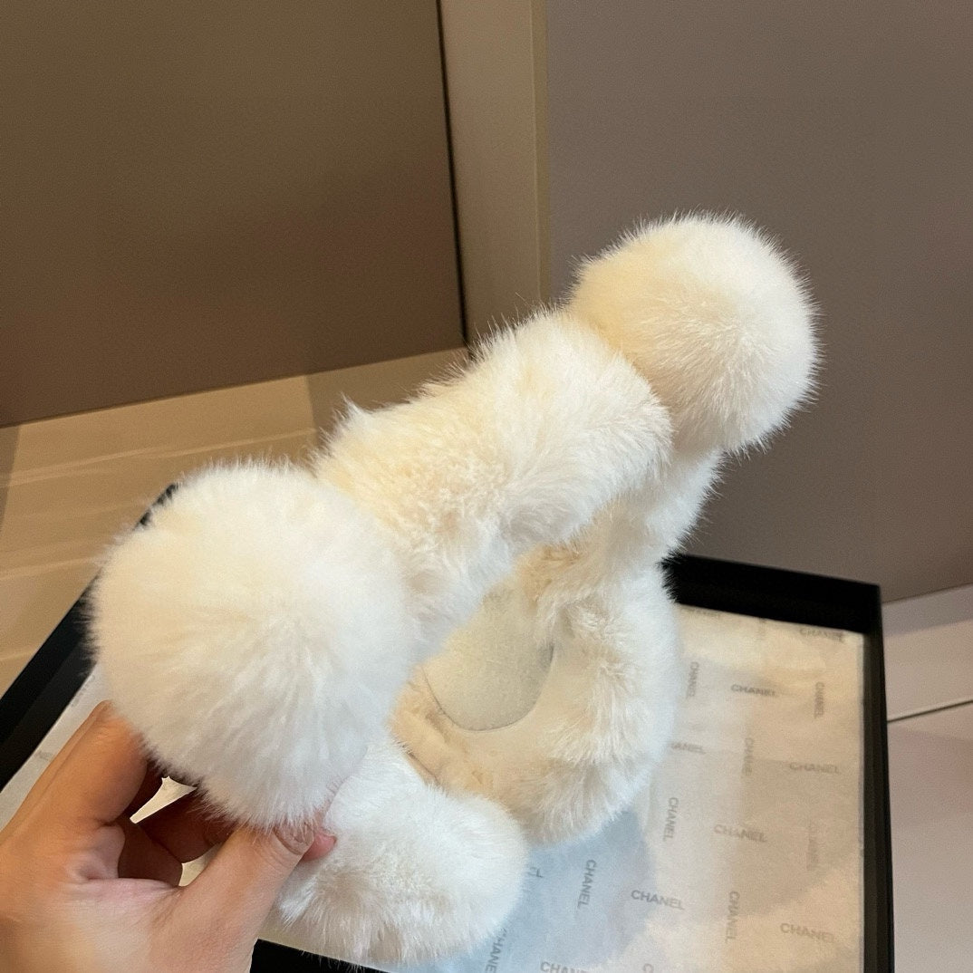 Miu Bear Earmuffs White Fur 490483