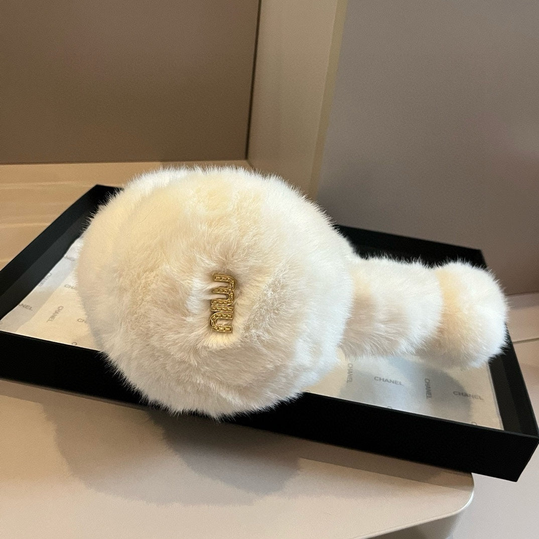 Miu Bear Earmuffs White Fur 490483