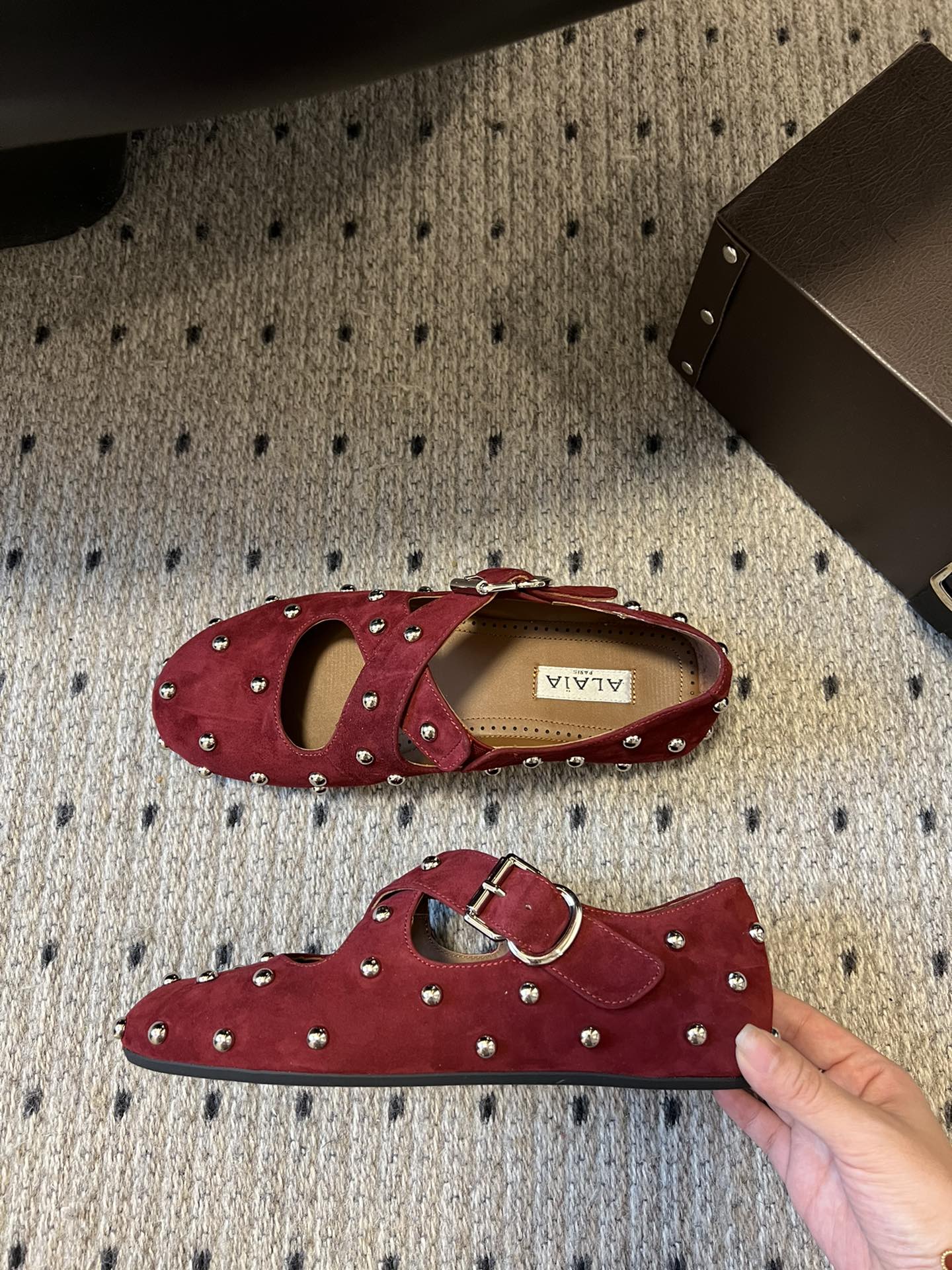 Alaia 25 Criss Cross With Stud Ballet Flats Ruby Red Suede Sheepskin 303690