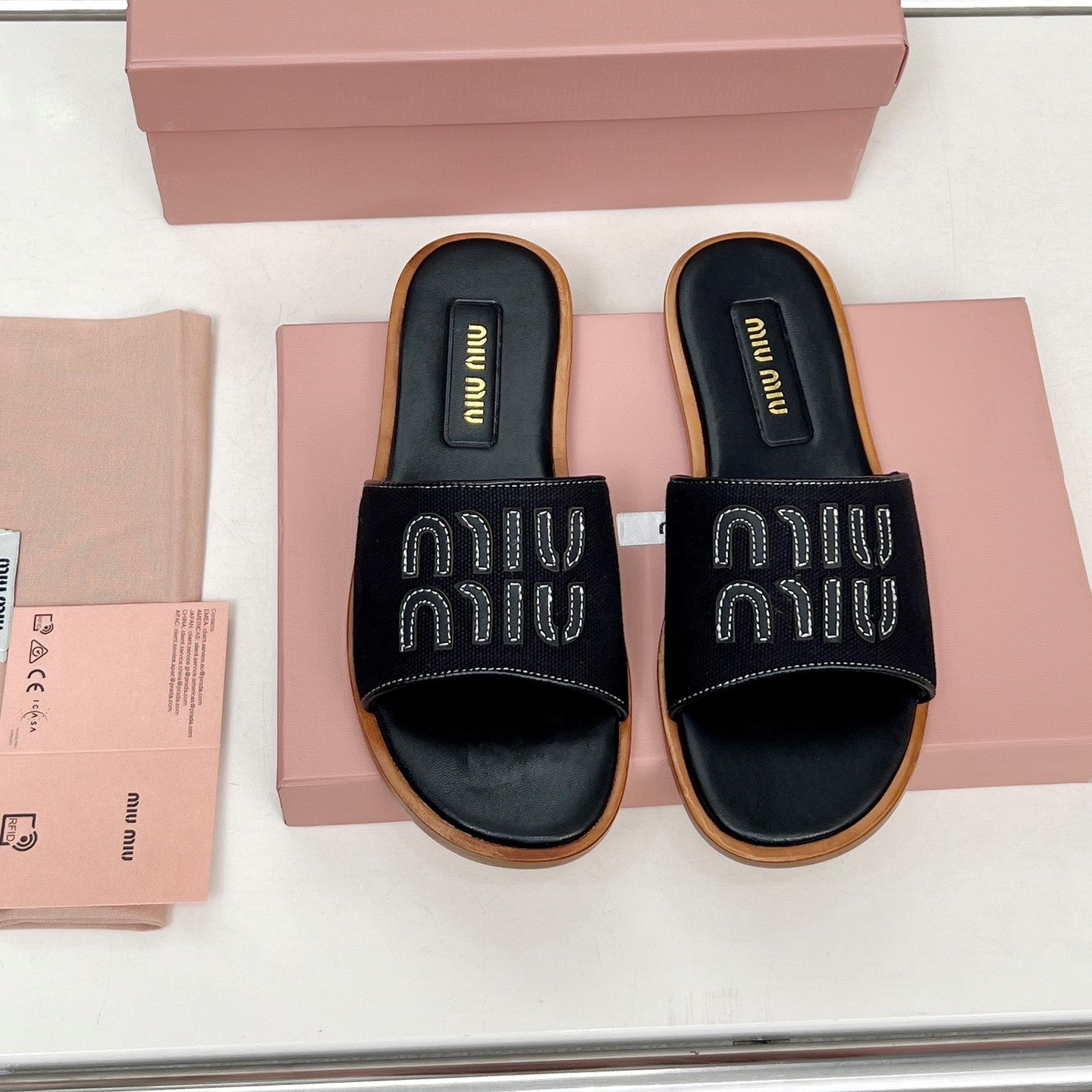 Miu Logo-Patch Slides Black Leather Canvas 935774