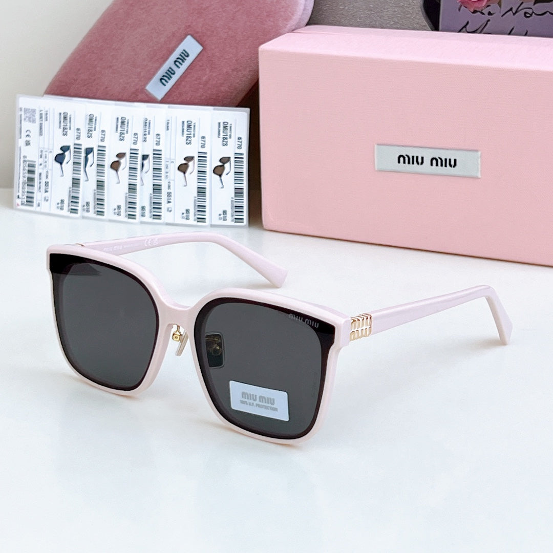 MiMiumiu Sunglasses 698839