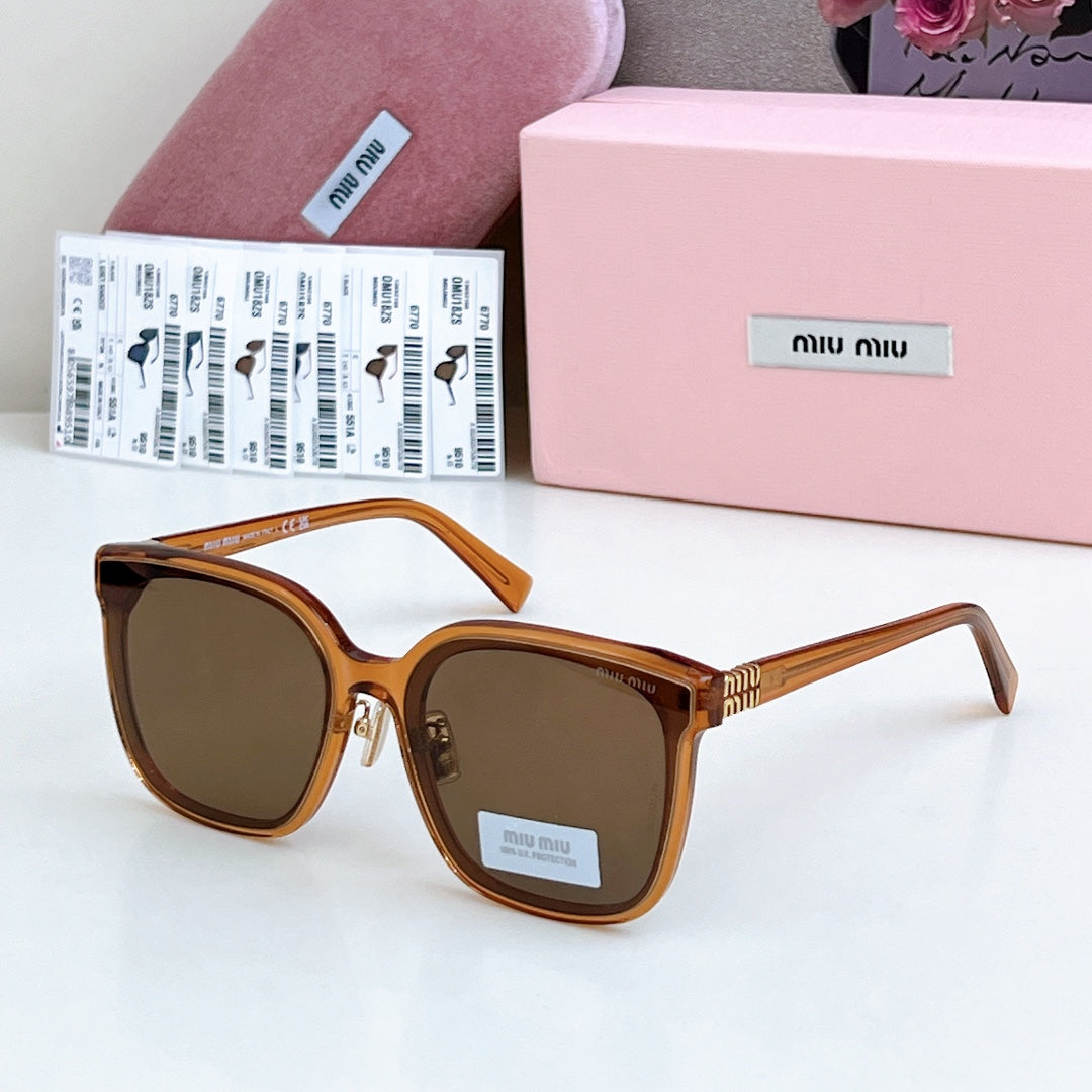 MiMiumiu Sunglasses 698839