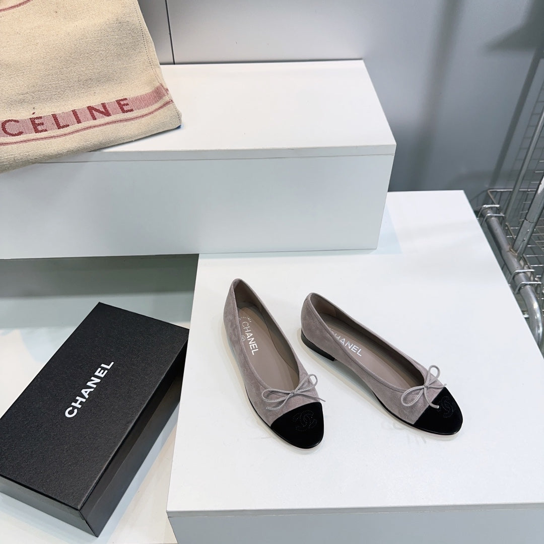 CC 25 Ballet Flat Grey Black Suede 388471