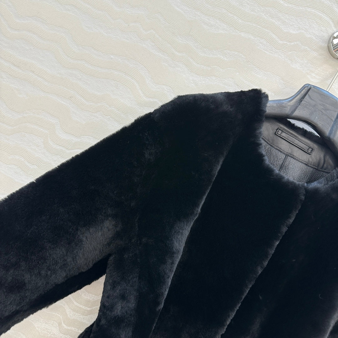 Totême's Jacket Belt Black Fur Shearling 341205