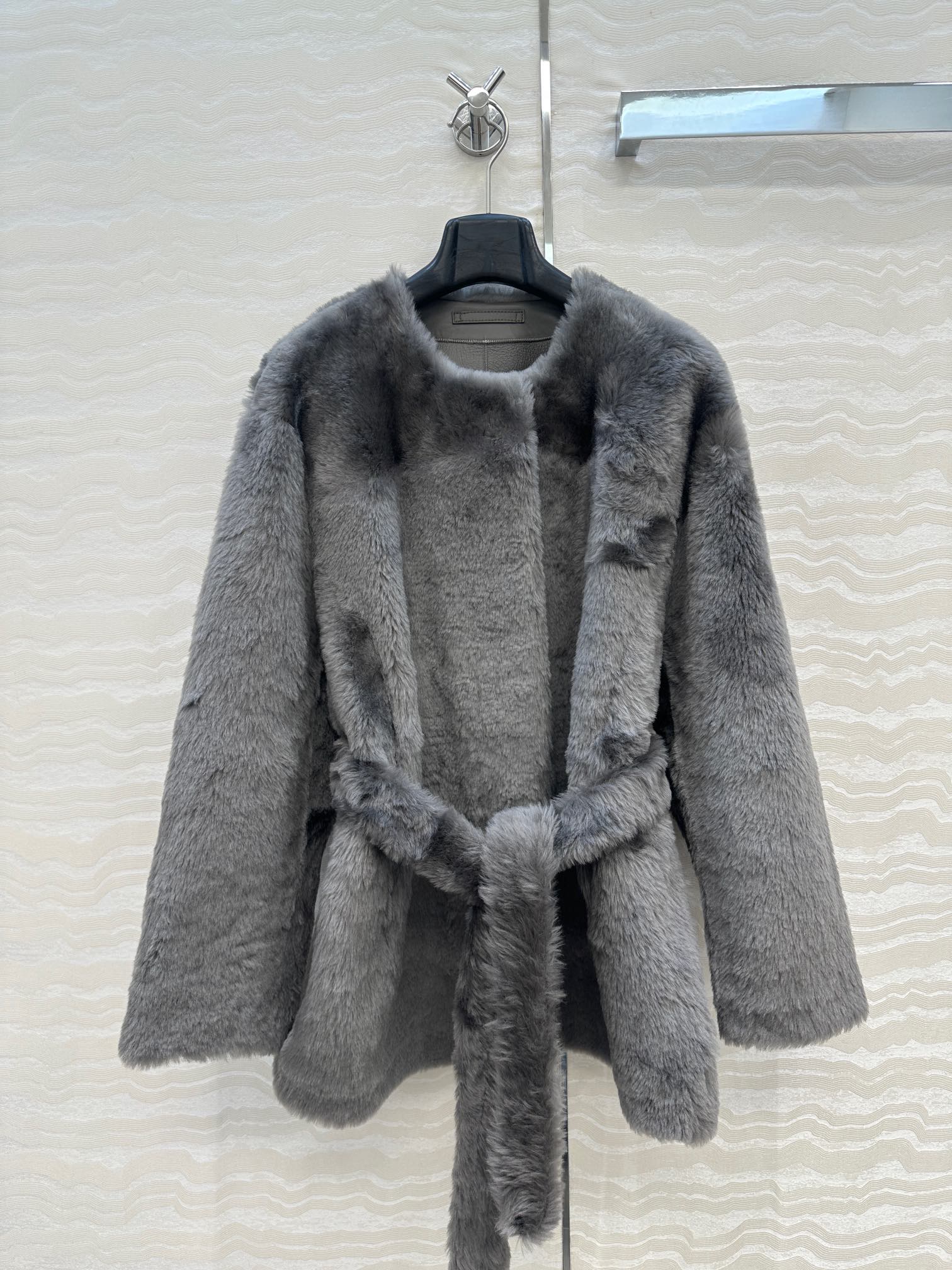 Totême's Jacket Belt Gray Fur Shearling 341199
