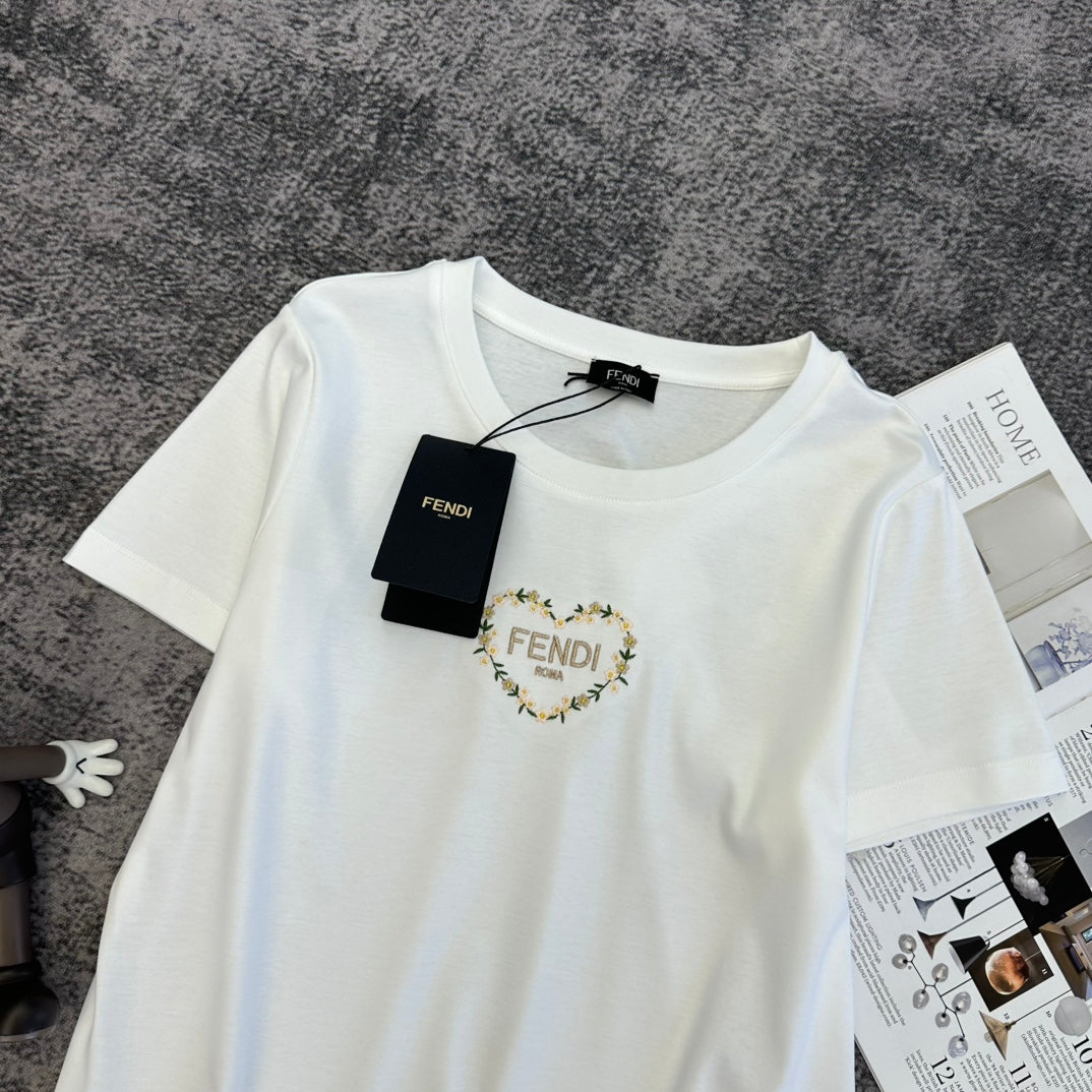 Fendi Roma Floral Heart Logo T-shirt Cotton 350696