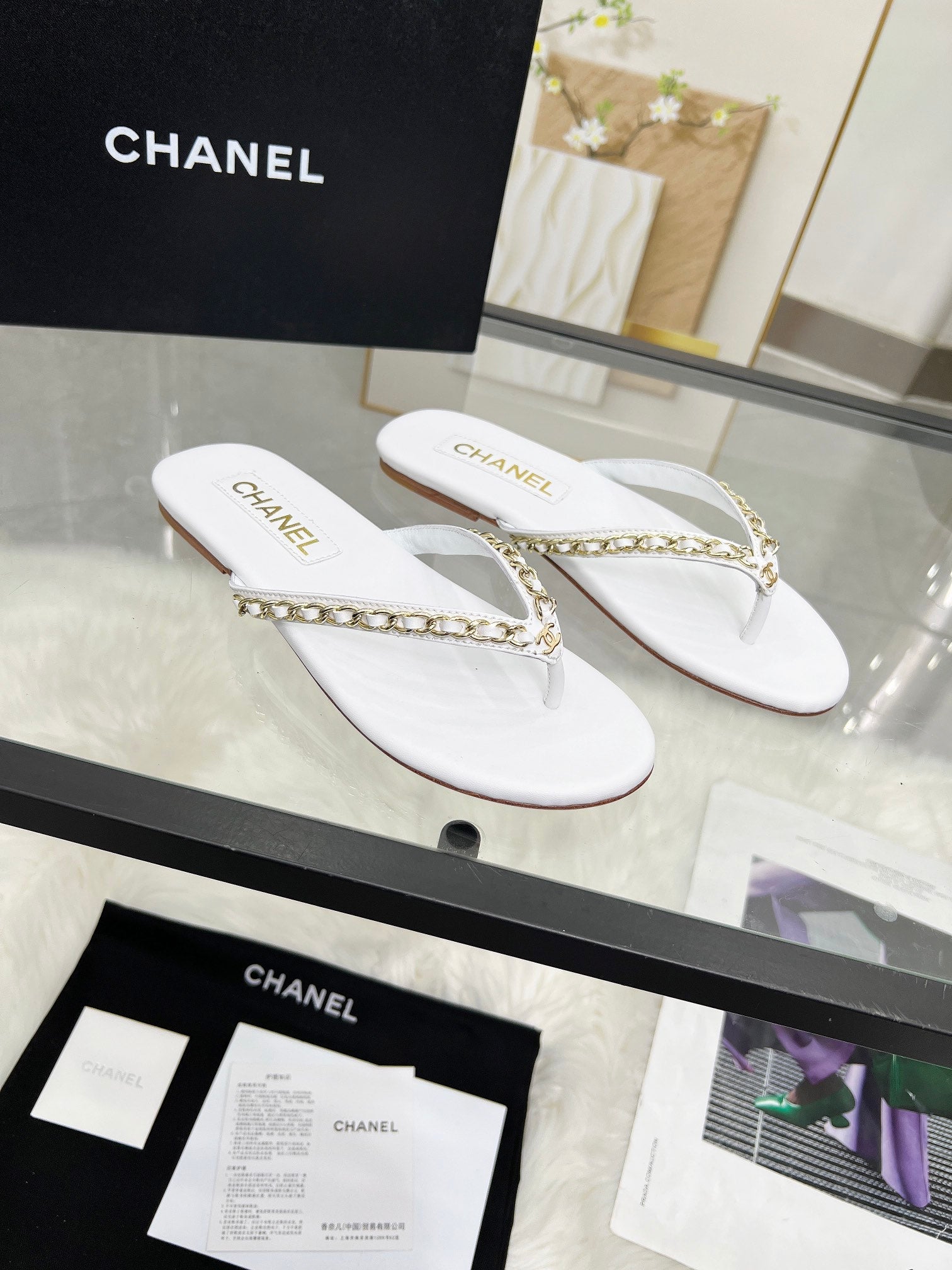 CC 26s Thong With Chain White Shiny Sheepskin 684865