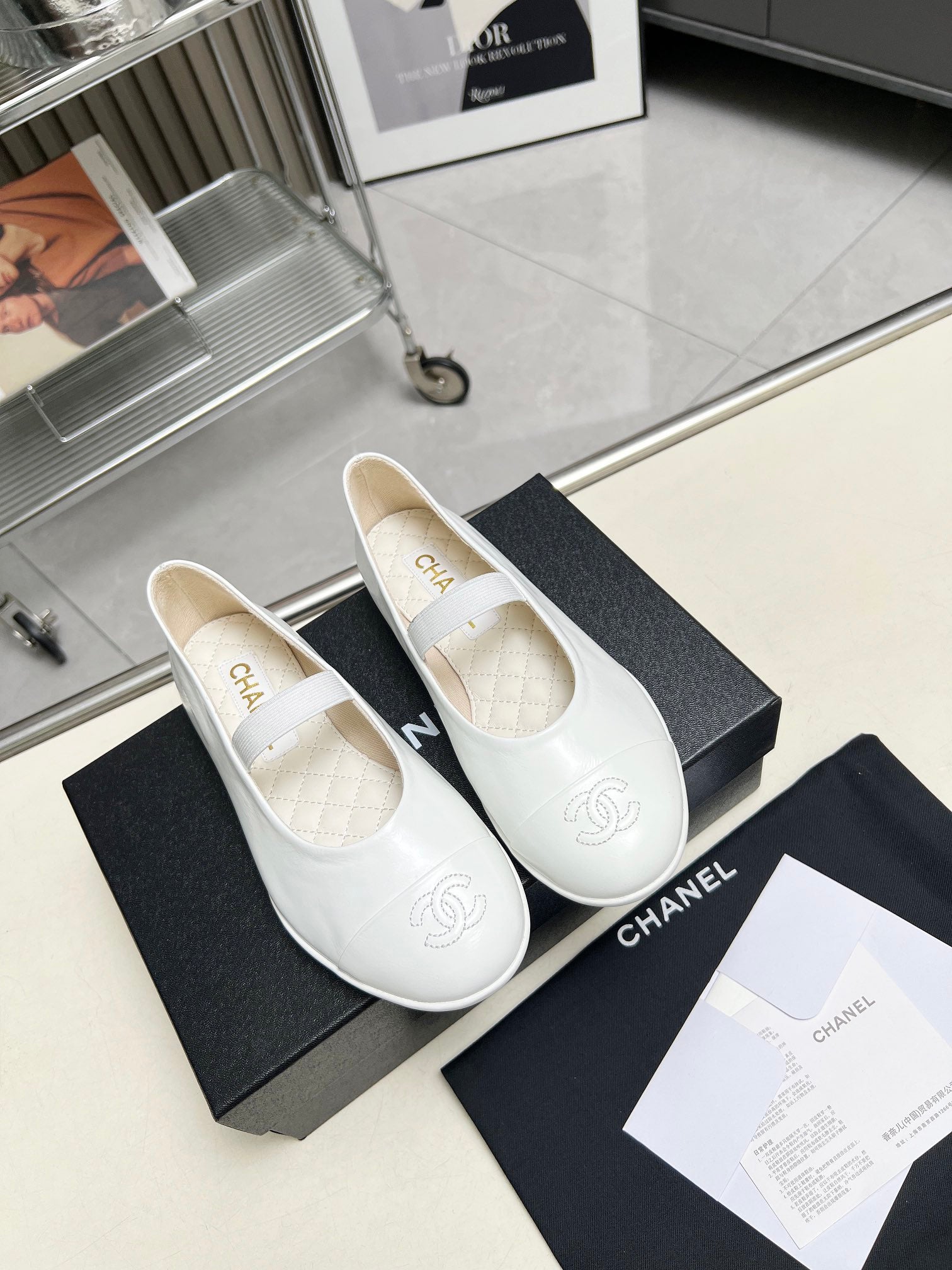 CC 26s Ballet Flat White Glossy Sheepskin 684825