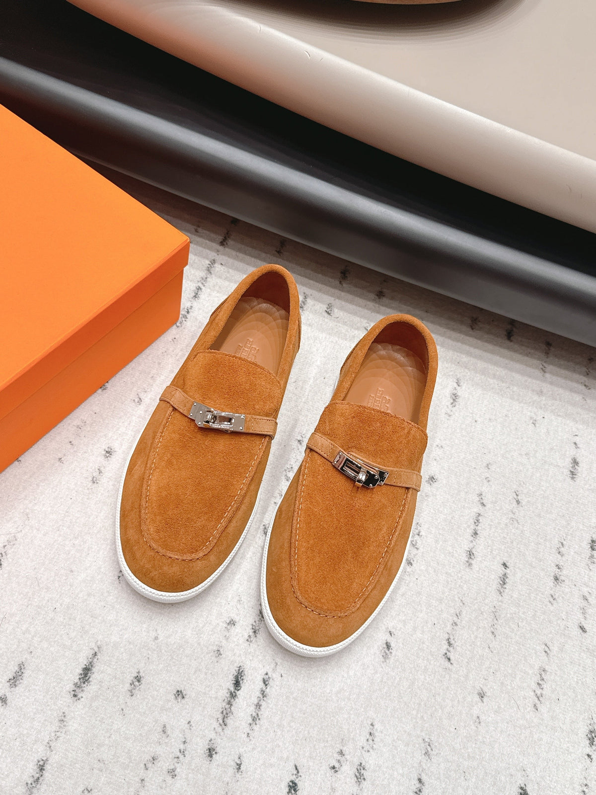 HM 26S Kelly Paris Loafers Orange Suede Silver Hardware