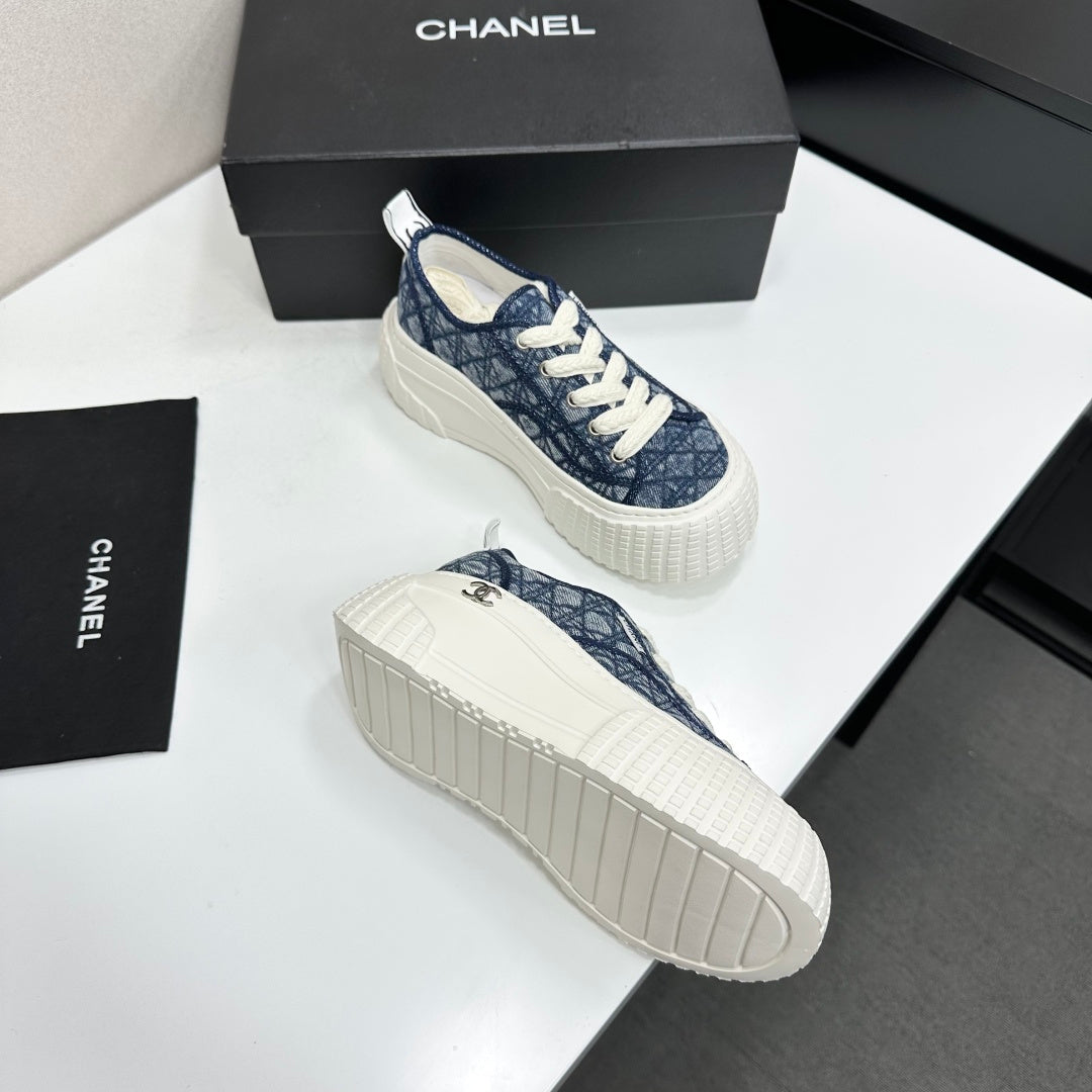 CC 26S Sneakers in Navy Blue Diamond-Patterned Woven Fabric