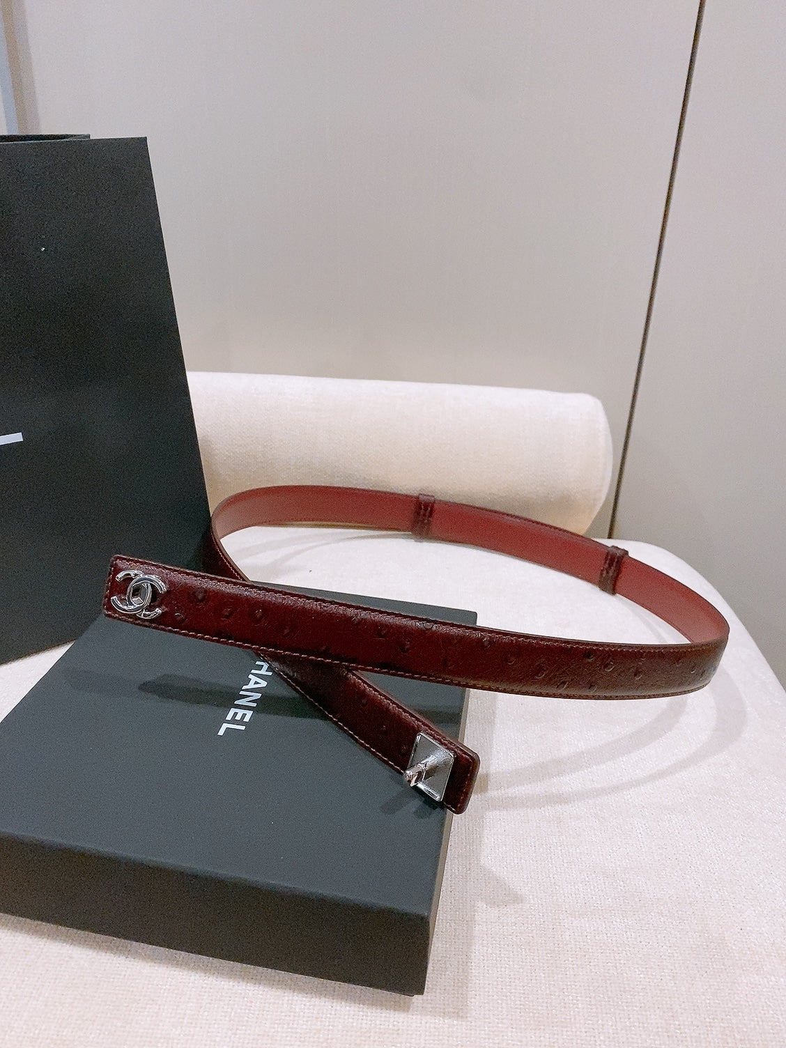 CC 26FW Double C Twist Buckle Belt 25mm Embossed Burgundy Cowhide Leather 218898
