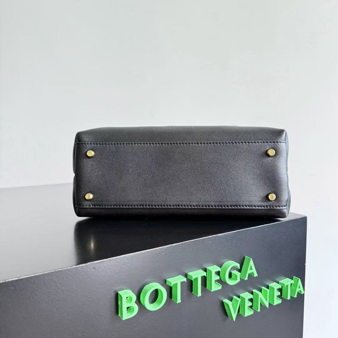 BV Ciao Ciao Medium Bag 26cm In Black Leather