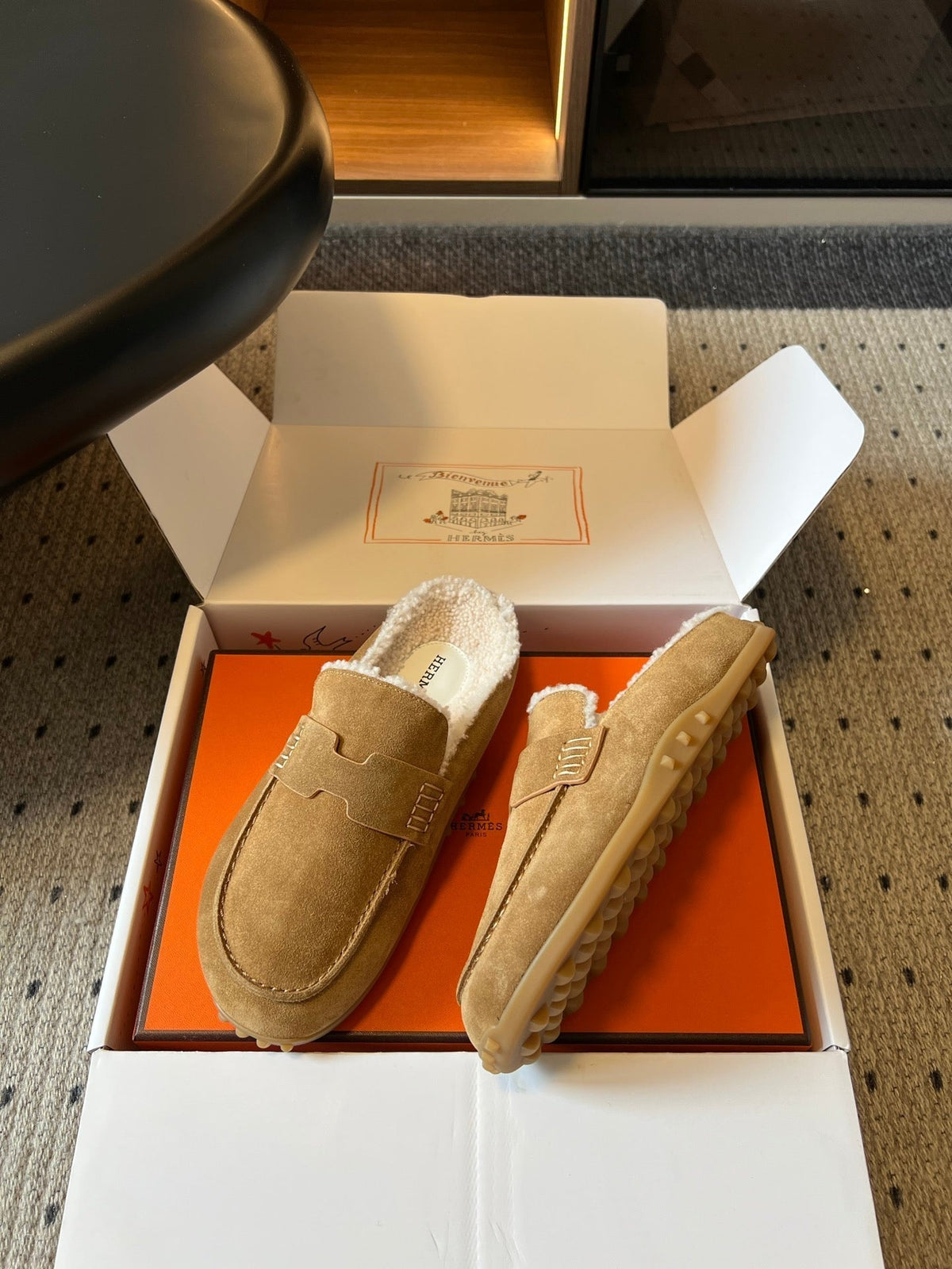 HM 26S Destin Mules Camel Brown Suede
